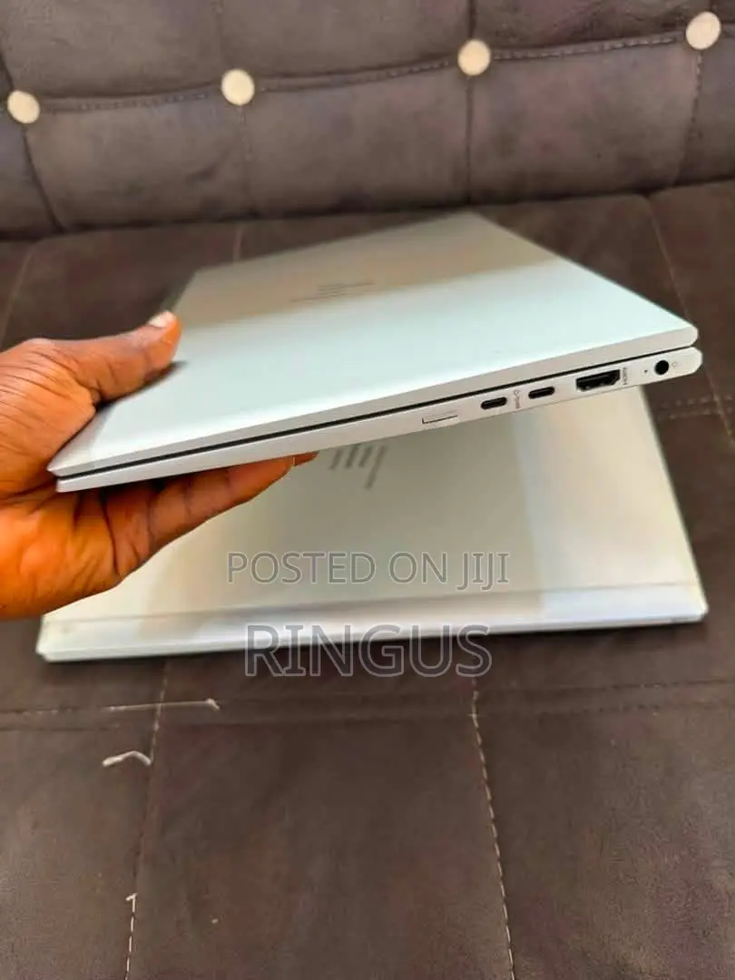 New Laptop HP EliteBook 845 G7 8GB Intel Core i7 SSD 256GB