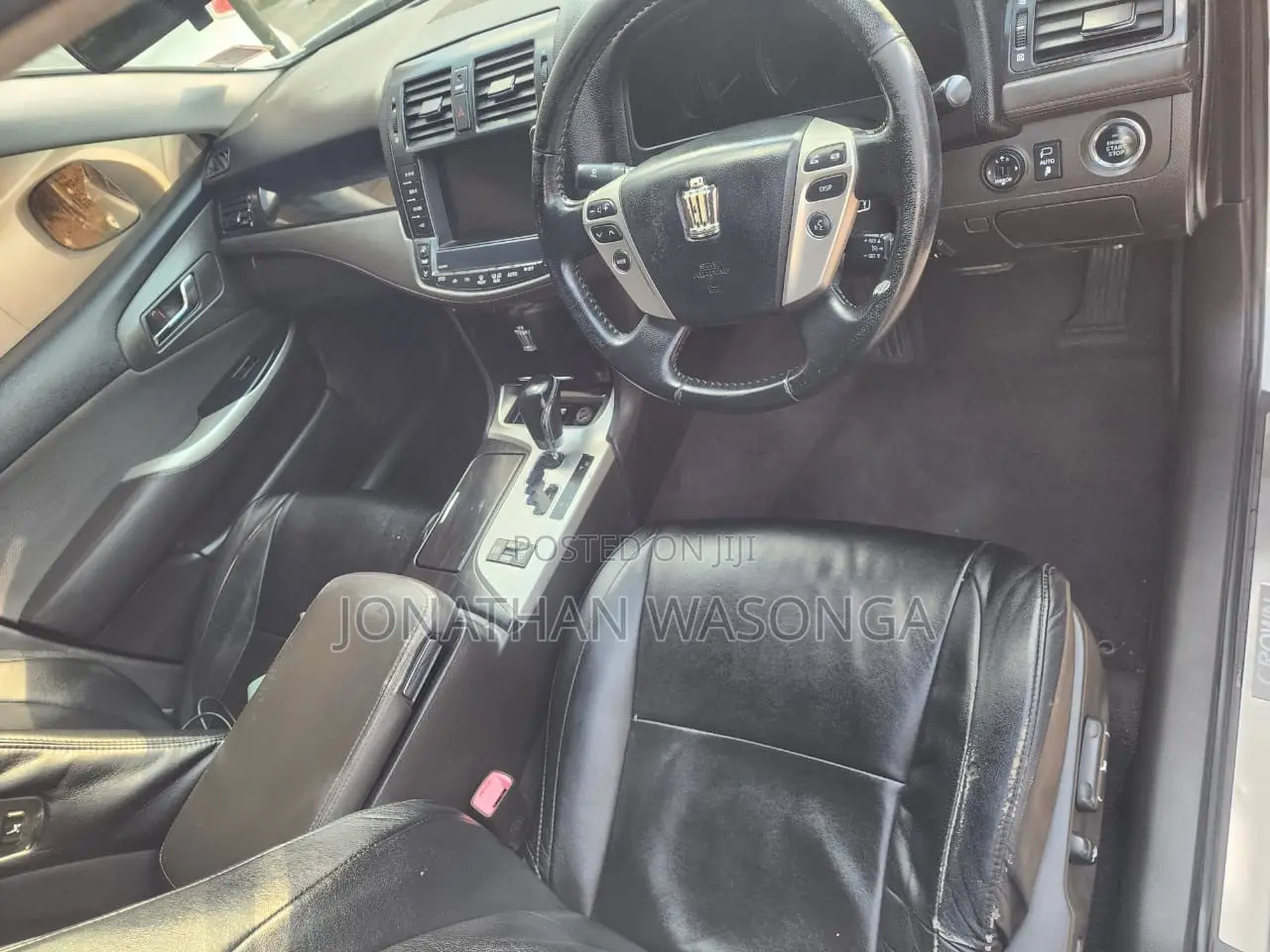 Toyota Crown 2011 White