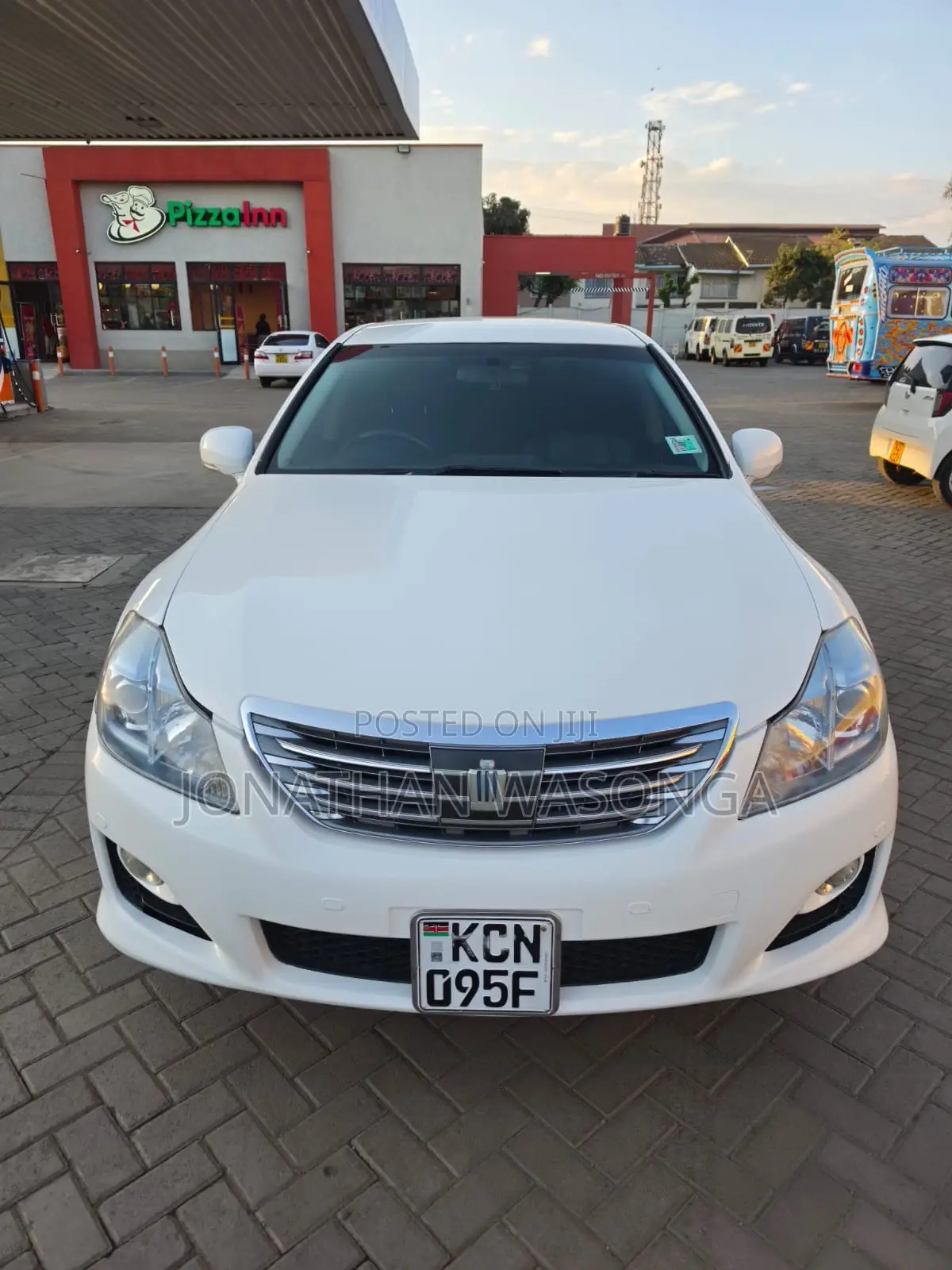 Toyota Crown 2011 White