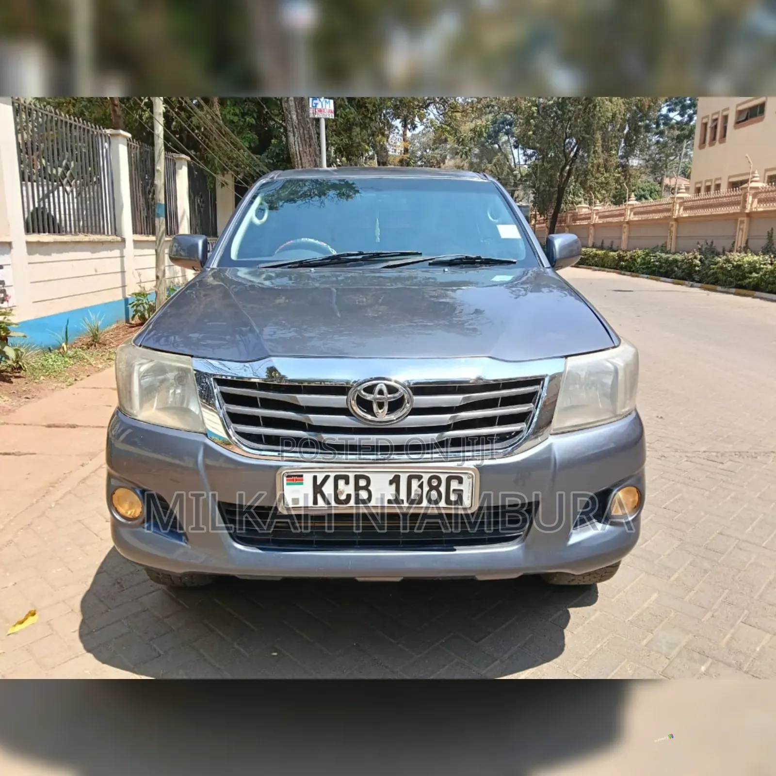 Toyota Hilux 2014 Gray