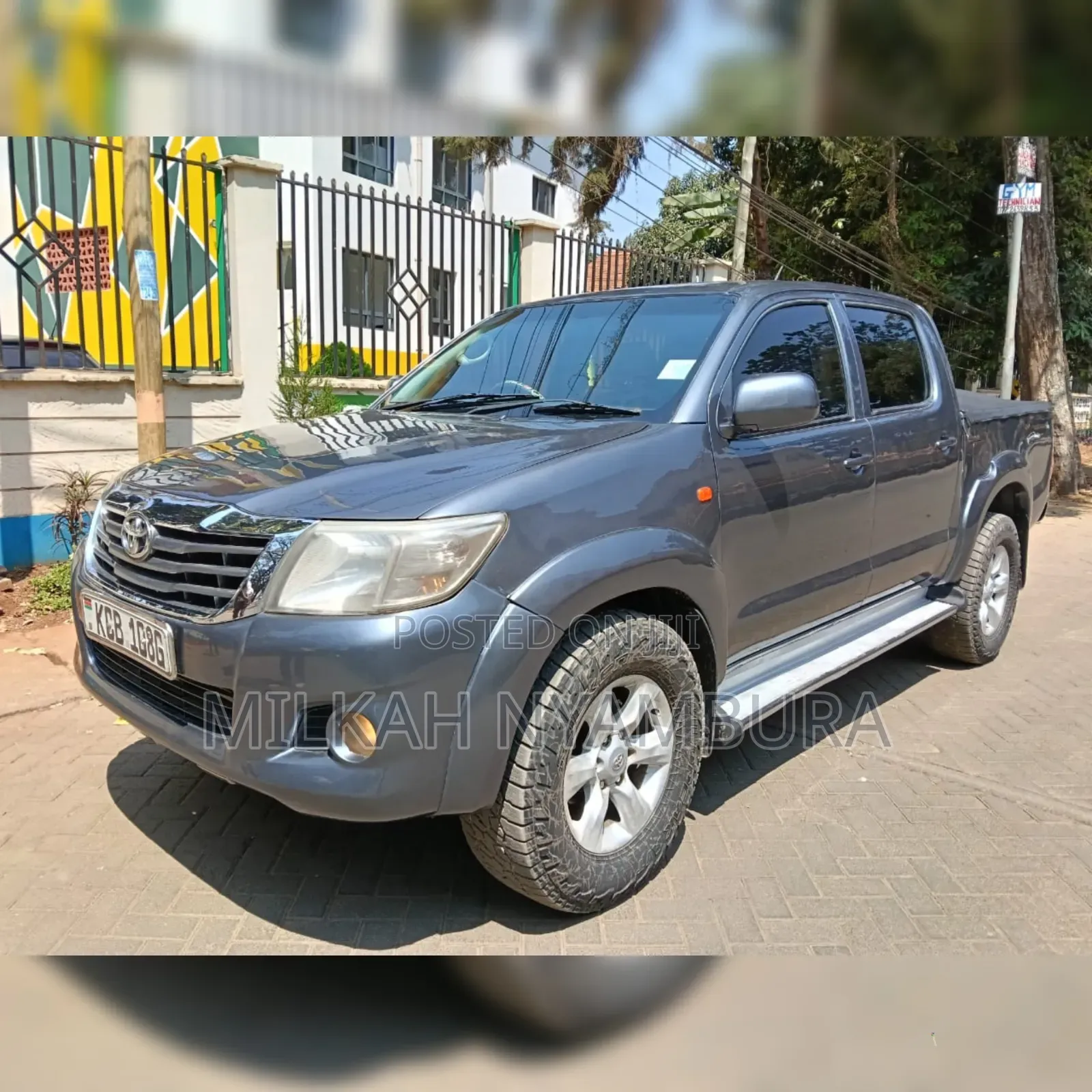 Toyota Hilux 2014 Gray