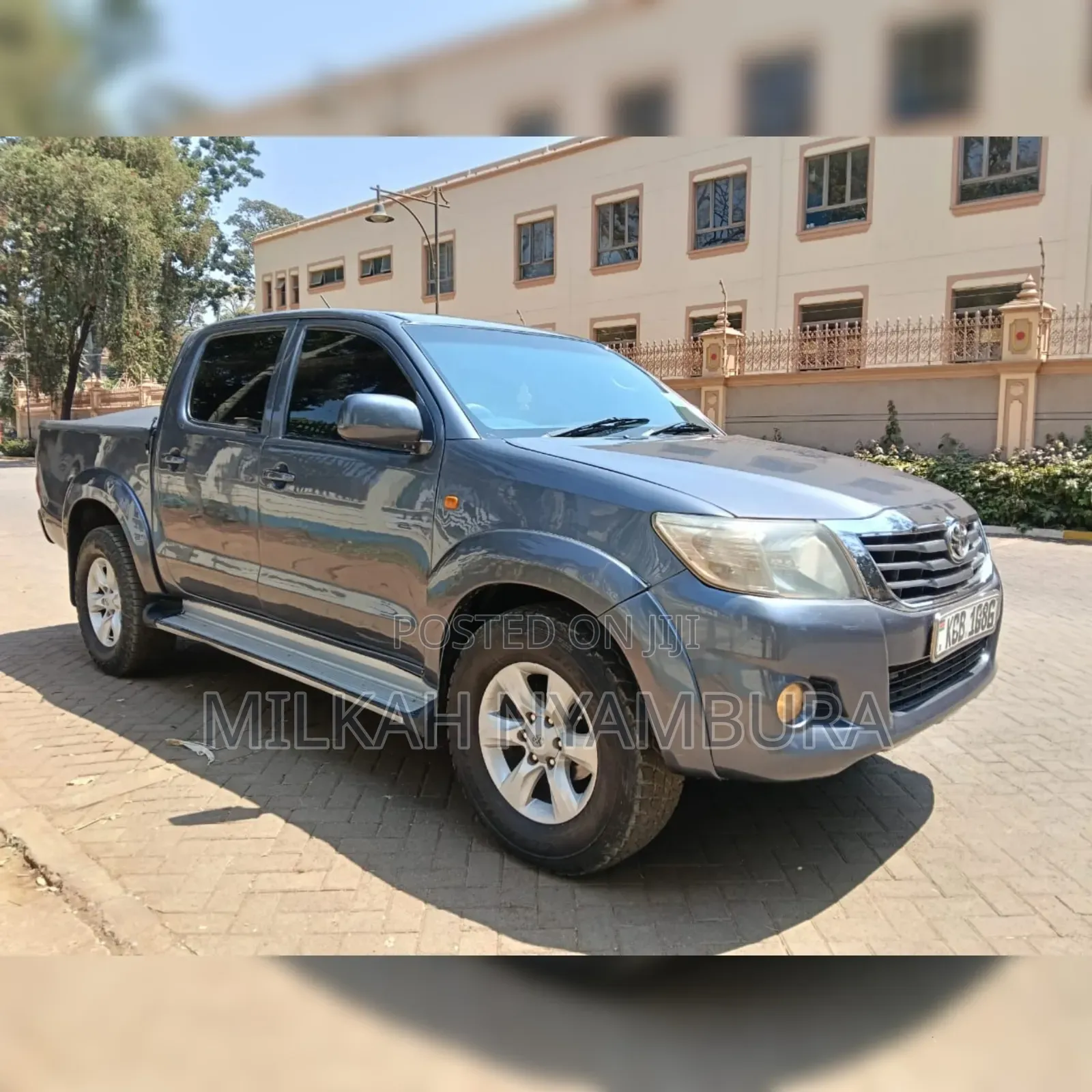 Toyota Hilux 2014 Gray