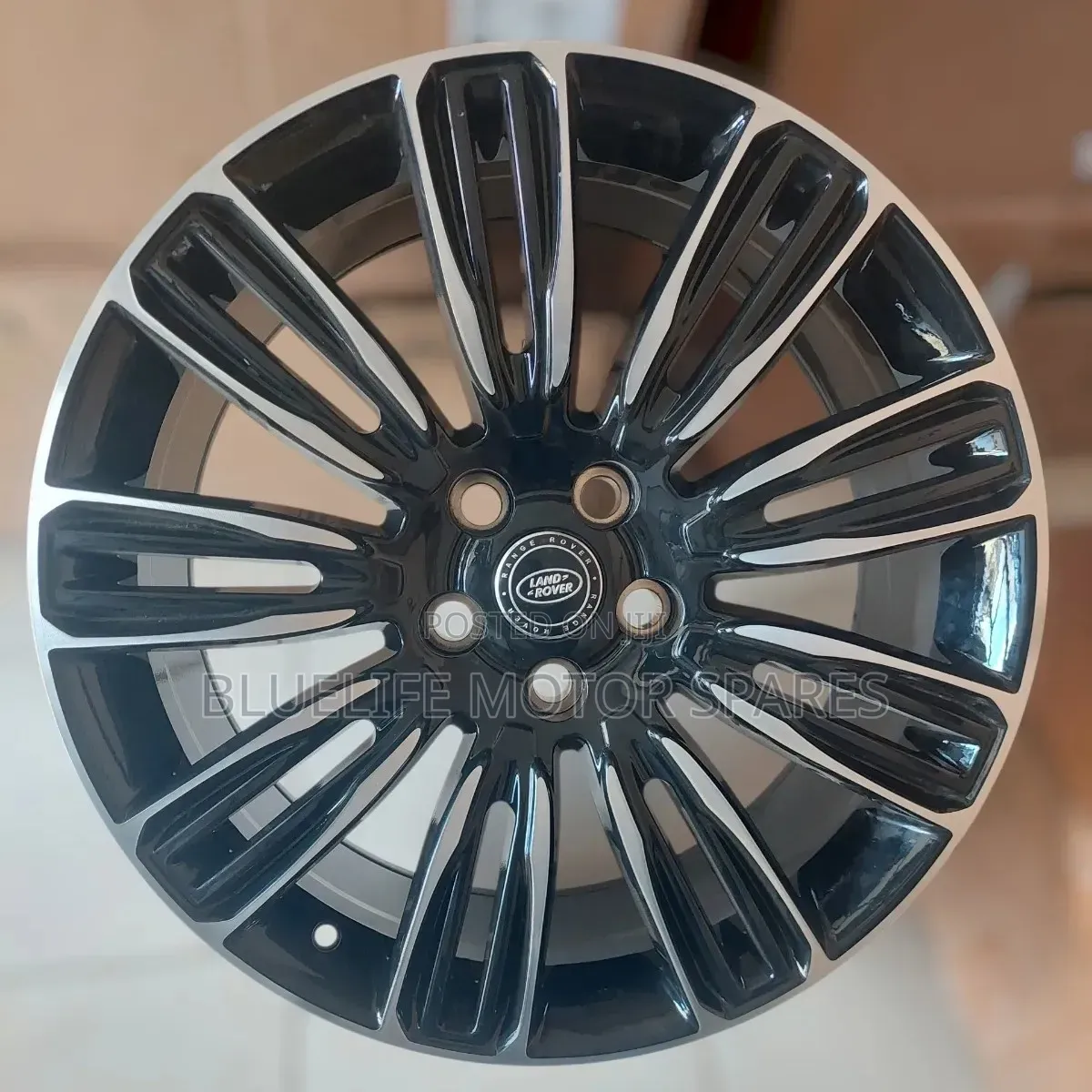 Size 20 Rims for Range Rover Vogue