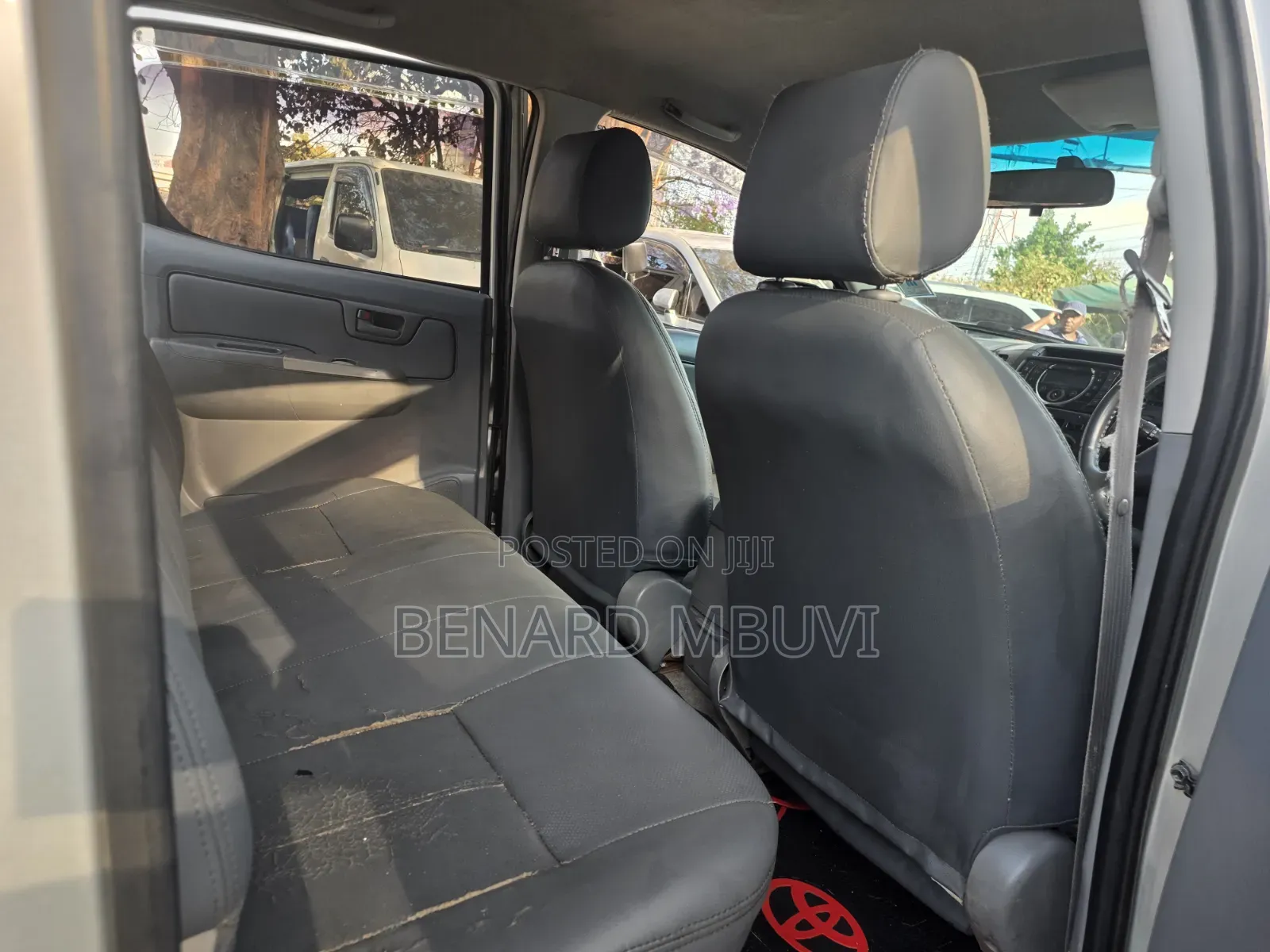 Toyota Hilux 2010 Silver