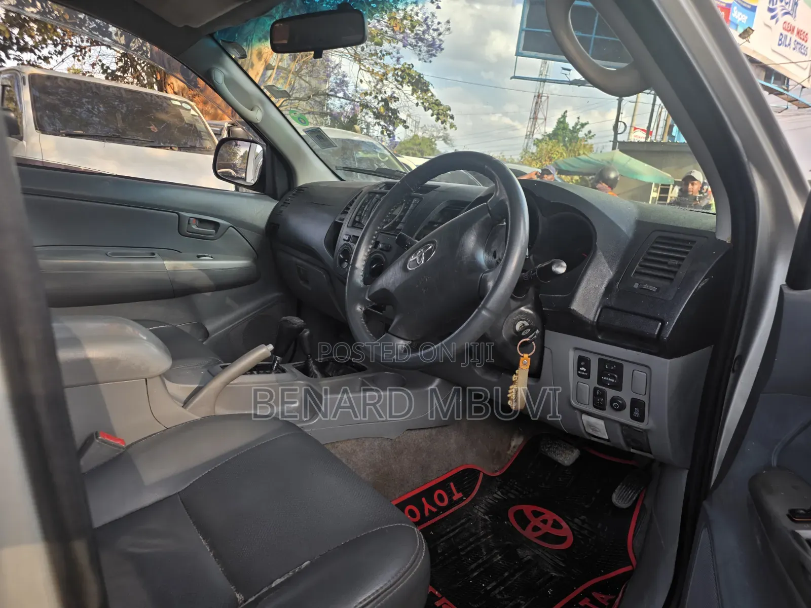 Toyota Hilux 2010 Silver