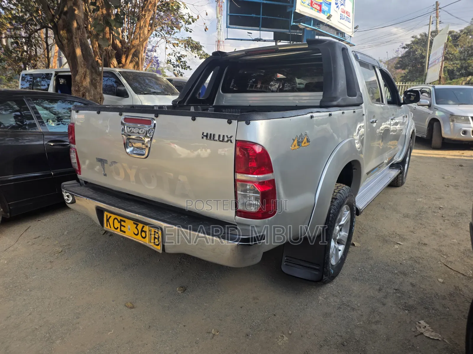 Toyota Hilux 2010 Silver