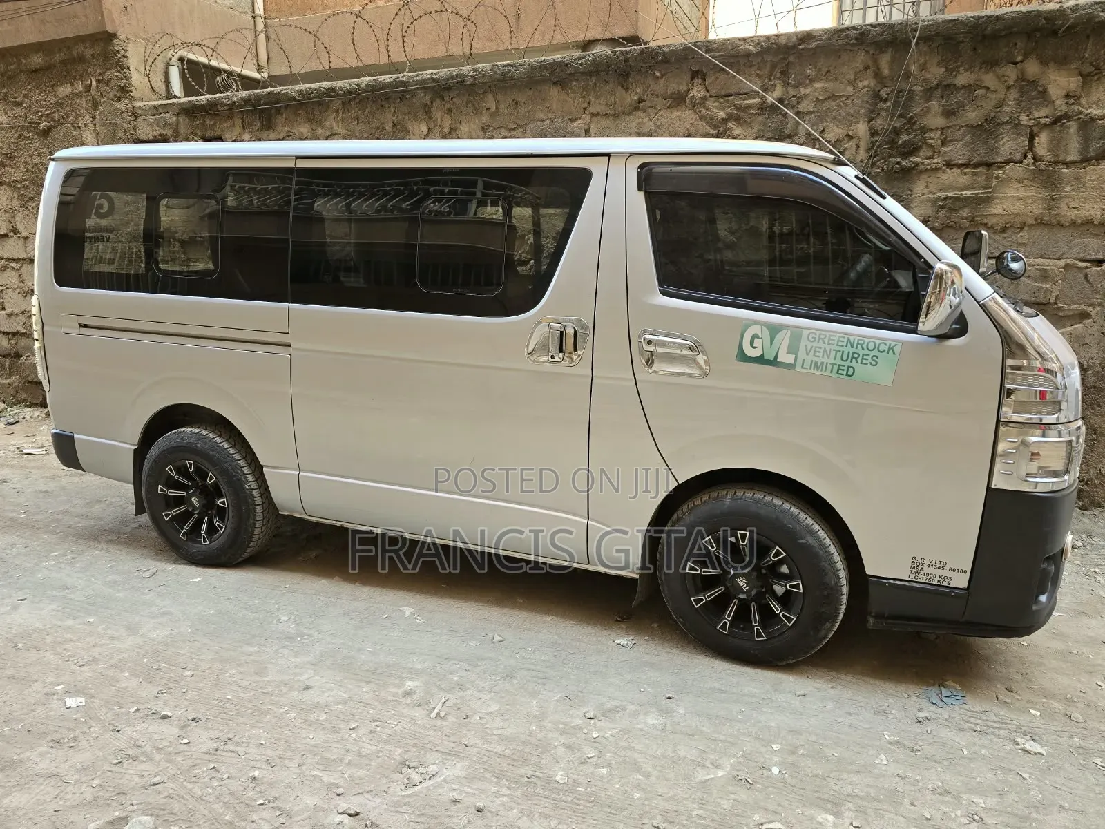 Toyota HiAce 2016 Silver