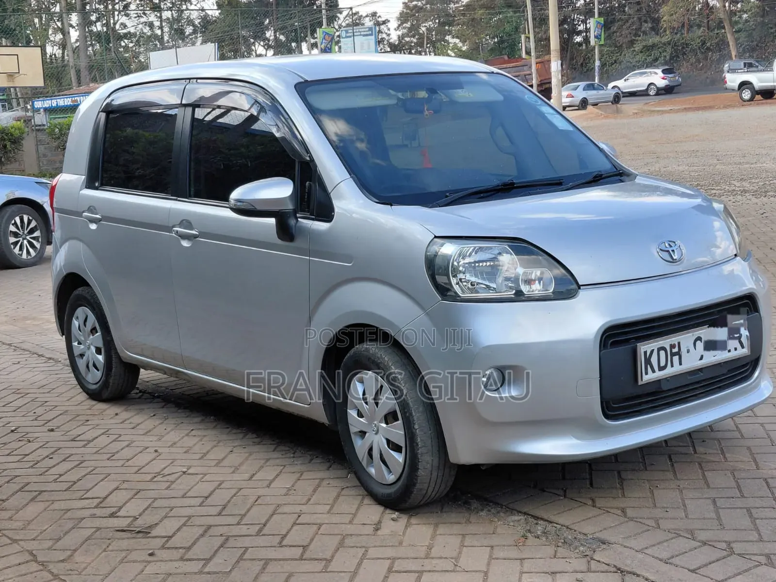 Toyota Porte 2015 Silver