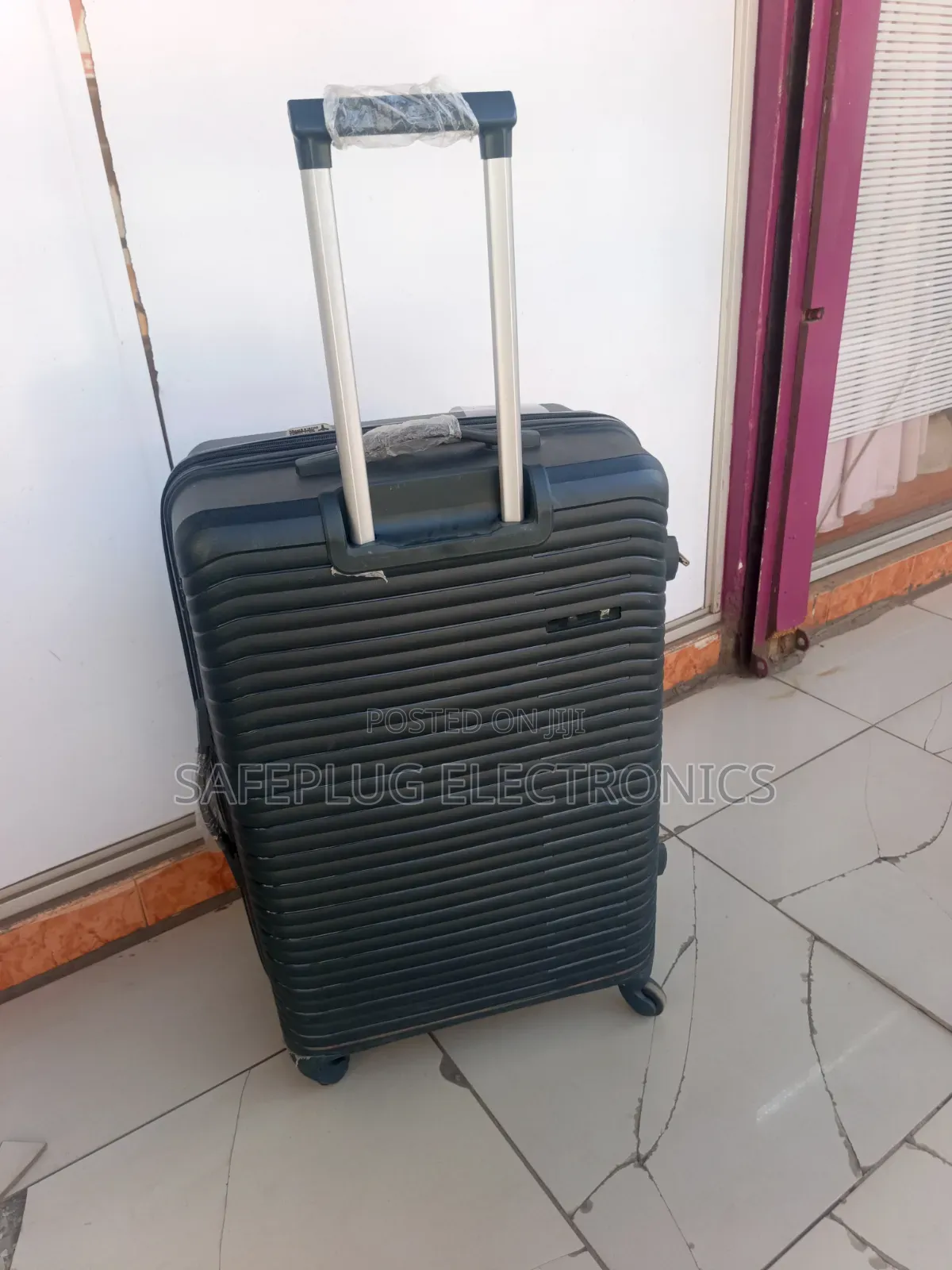 Strong Large Rubber Suitcase With 360° Wheels