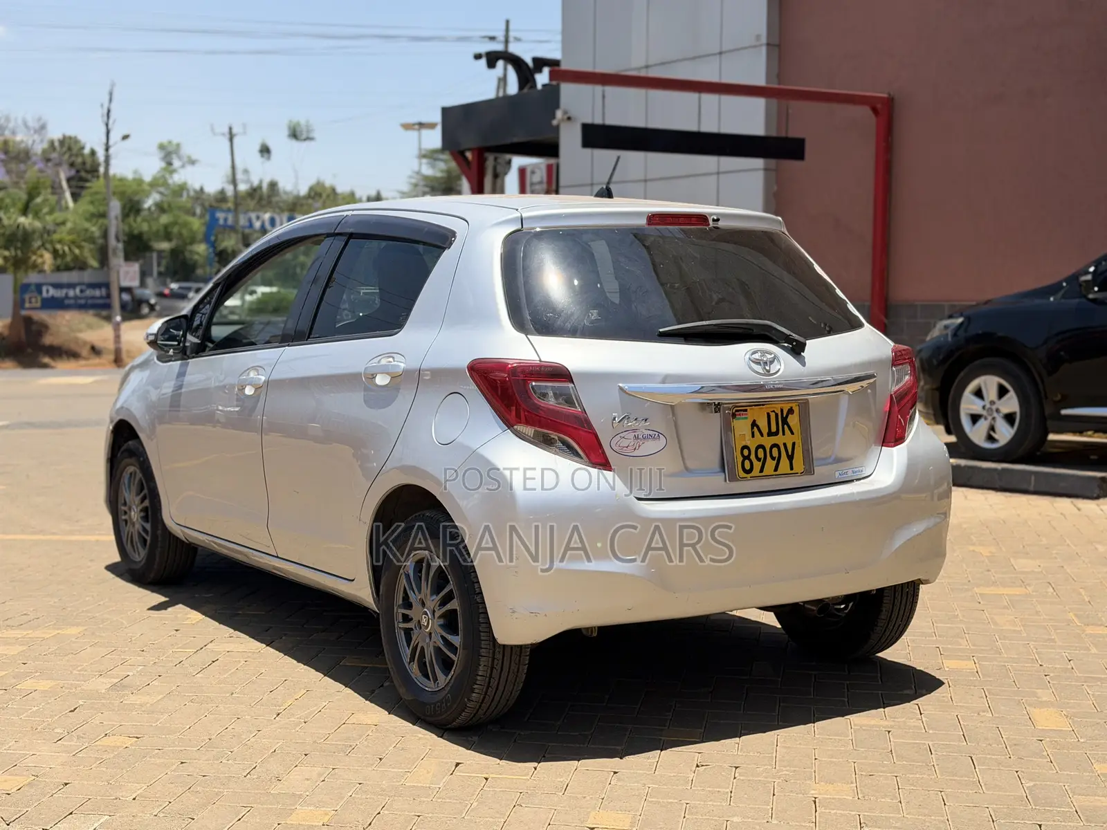 Toyota Vitz 1.3 FWD 5dr 2015 Silver