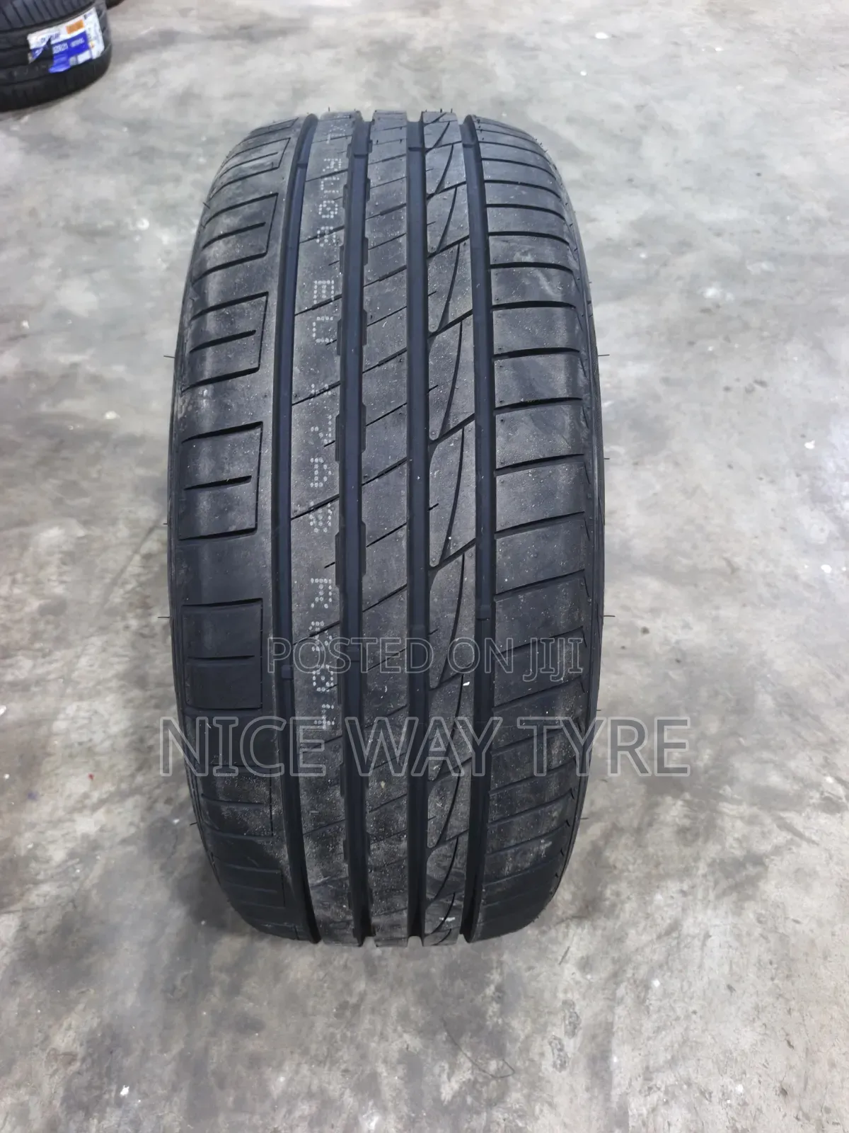 235/40r19 Durun