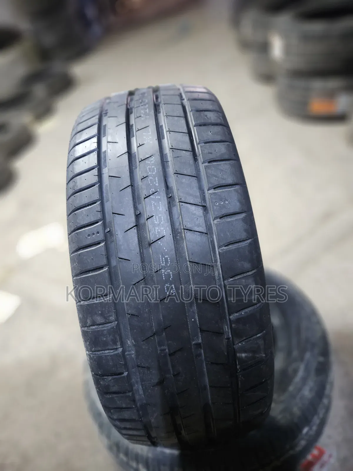 235/35r20 Dovroad Tire