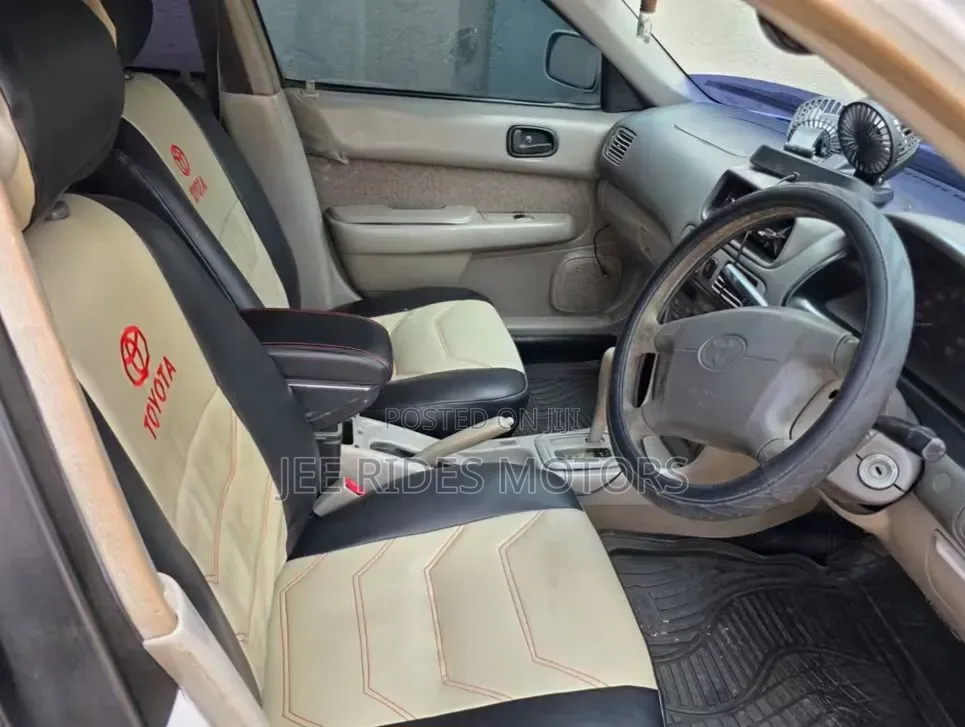 Toyota Corolla Automatic 1999 White