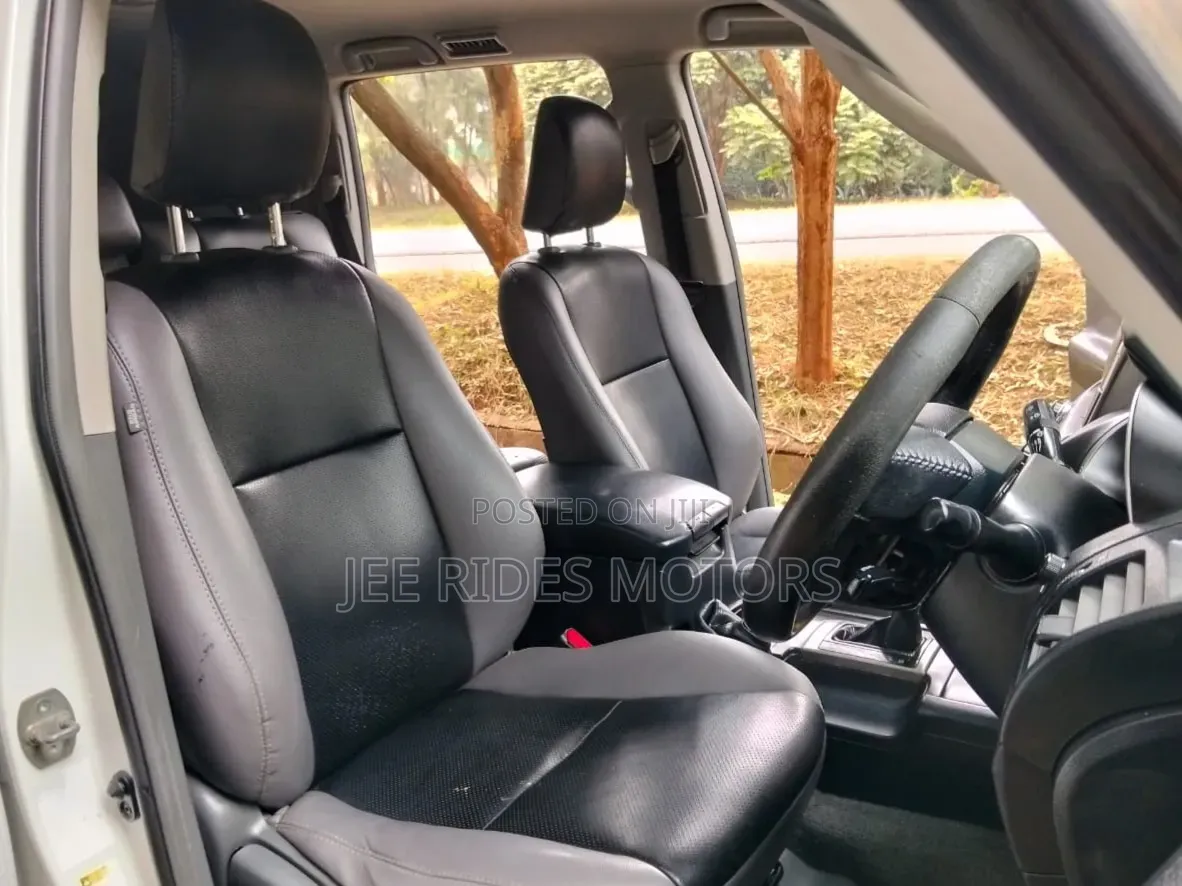 Toyota Land Cruiser Prado 2012 Off white