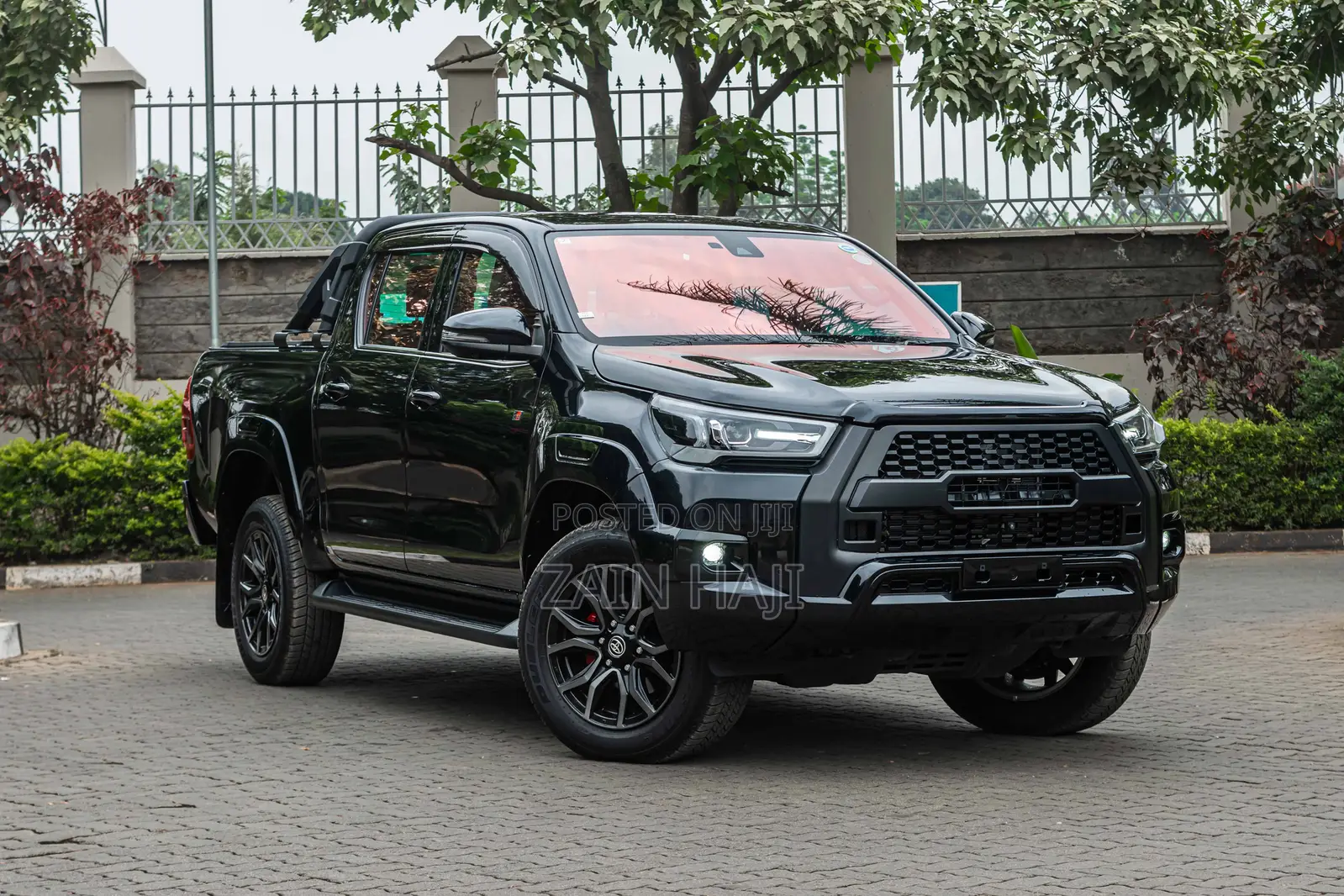 Toyota Hilux 2022 Black