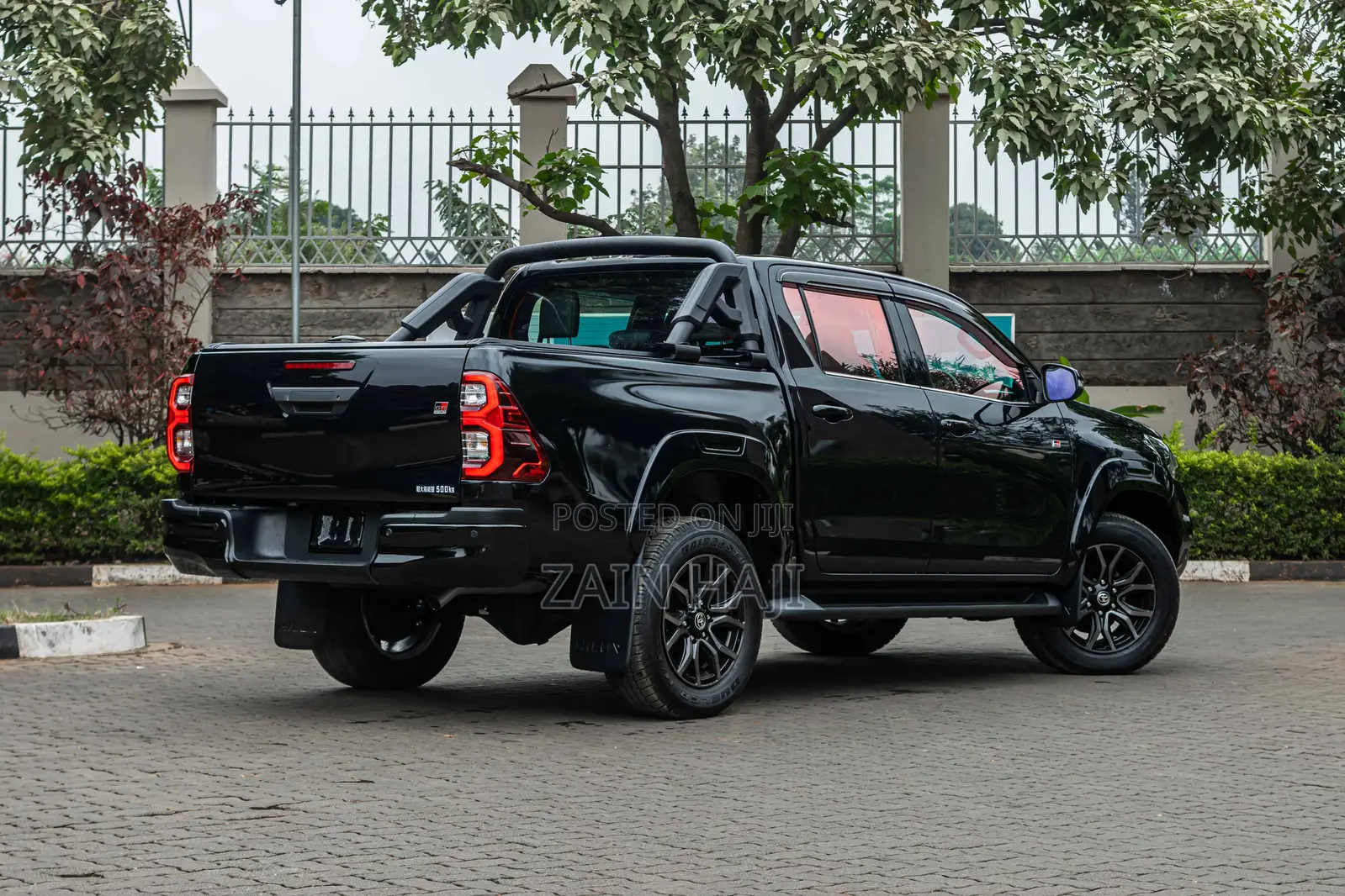 Toyota Hilux 2022 Black