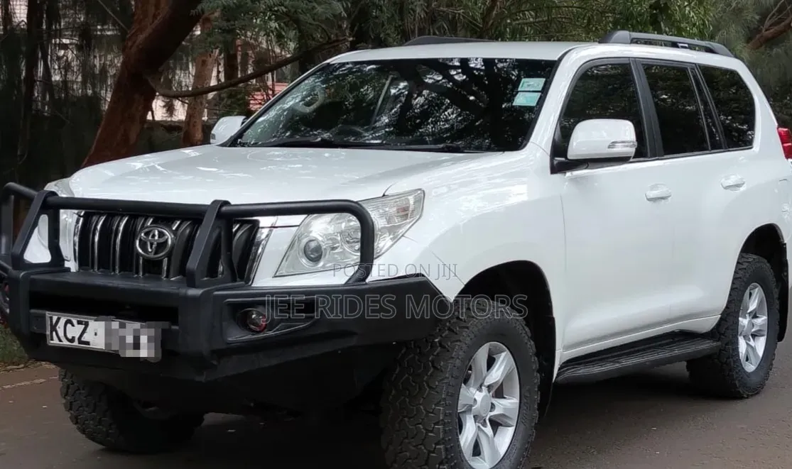 Toyota Land Cruiser Prado 2012 Off white