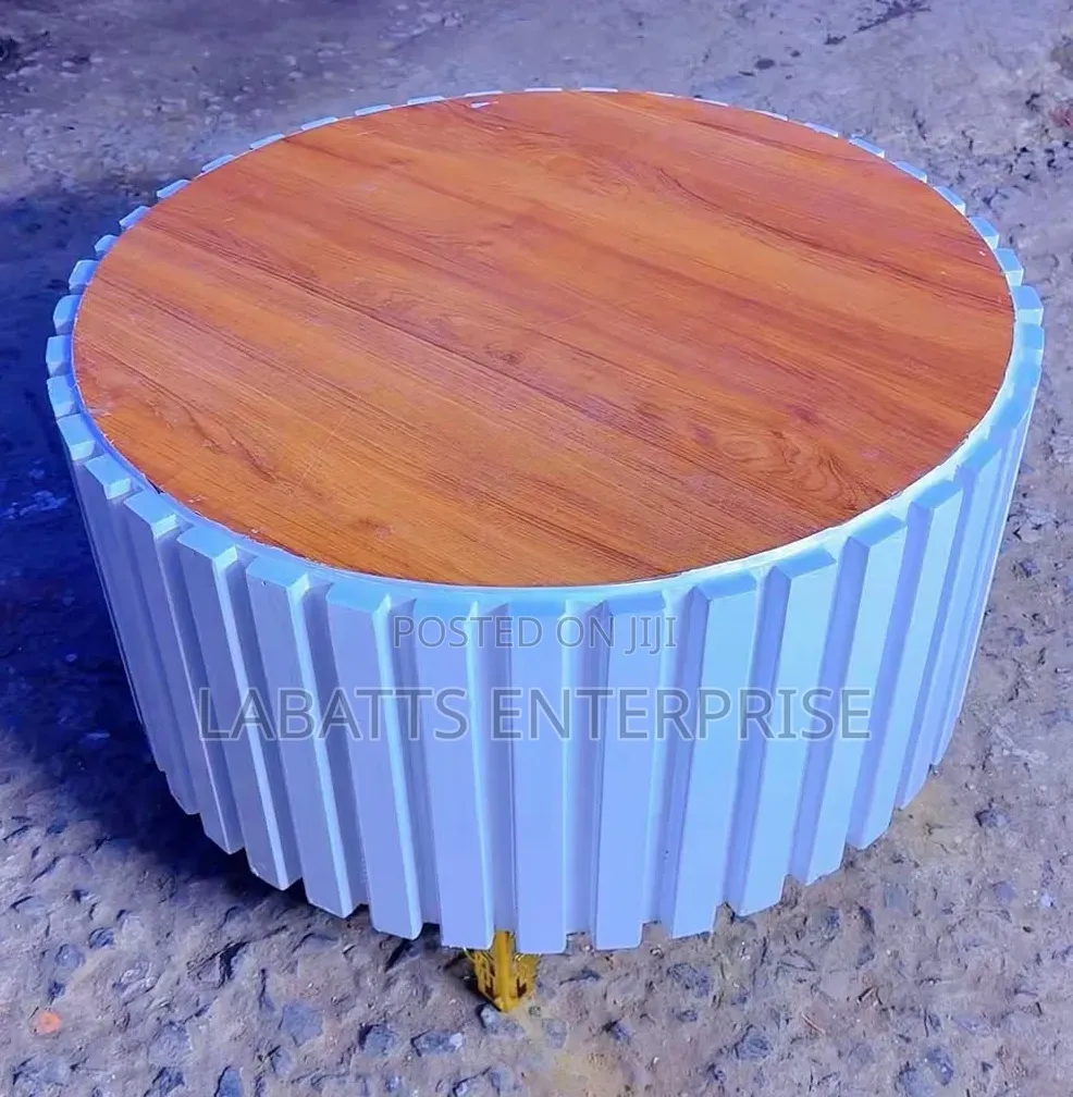 Modern Executive Round Coffee Table – Elegant Contemporary
