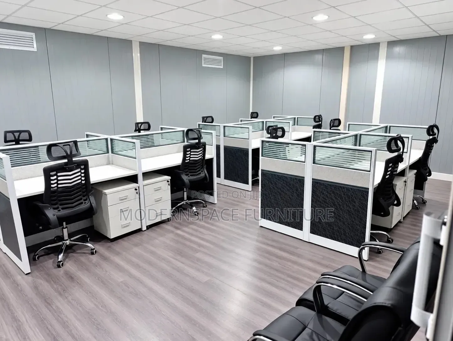 Office Workstations With Glass Partitions
