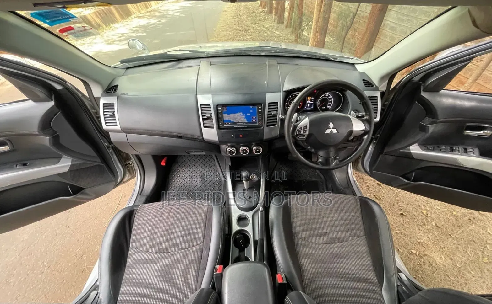Mitsubishi Outlander 2010 Silver