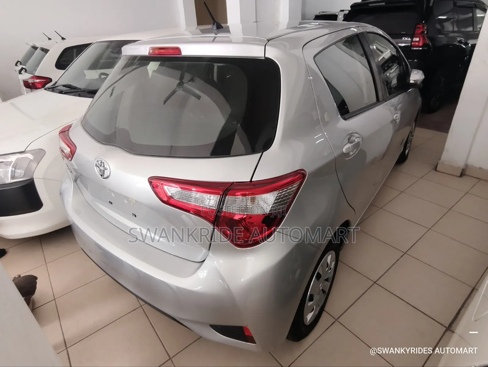 Toyota Vitz 1.0 FWD 5dr 2019 Silver