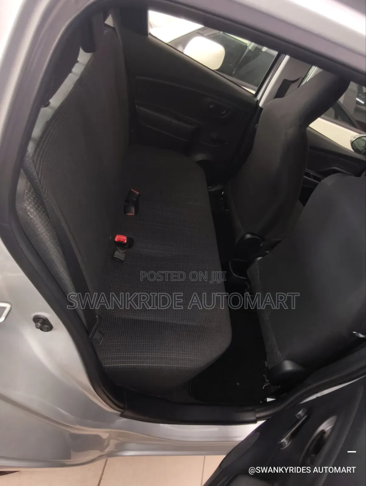 Toyota Vitz 1.0 FWD 5dr 2019 Silver