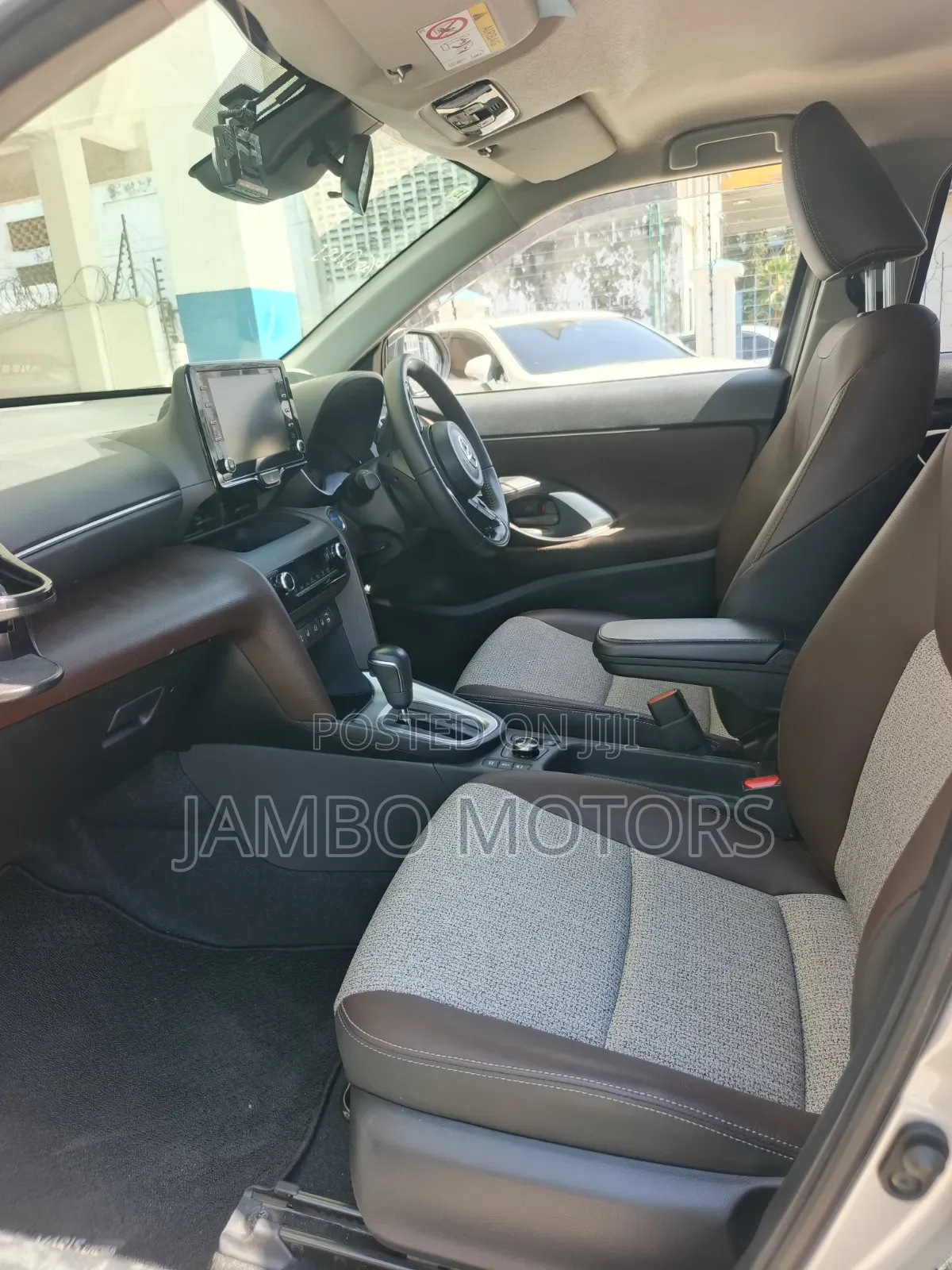 Toyota Yaris Cross 1.5 Hybrid AWD 2021 Silver