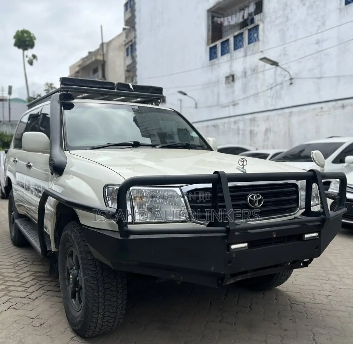Toyota Land Cruiser HDJ 100 1999 White