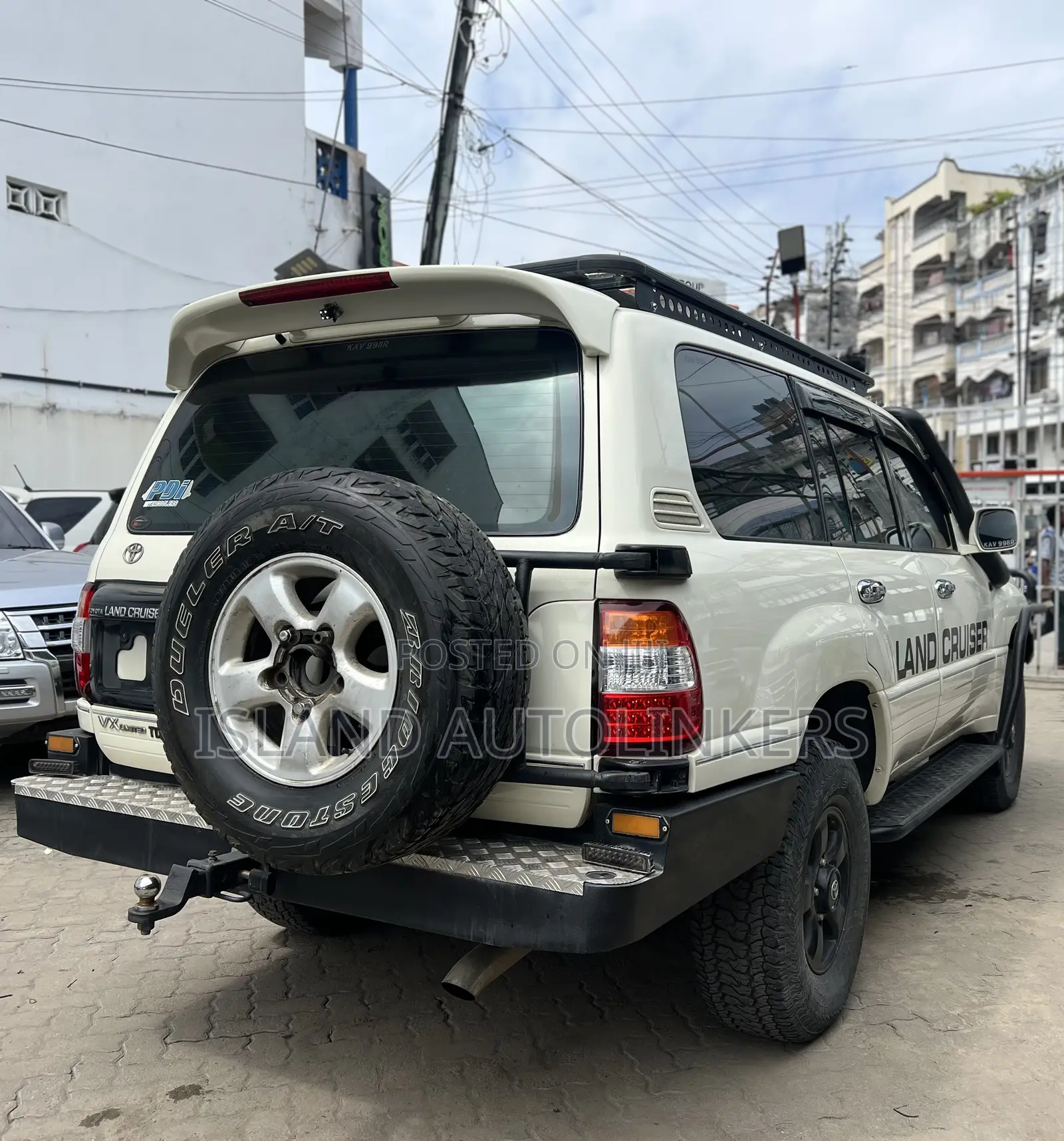 Toyota Land Cruiser HDJ 100 1999 White