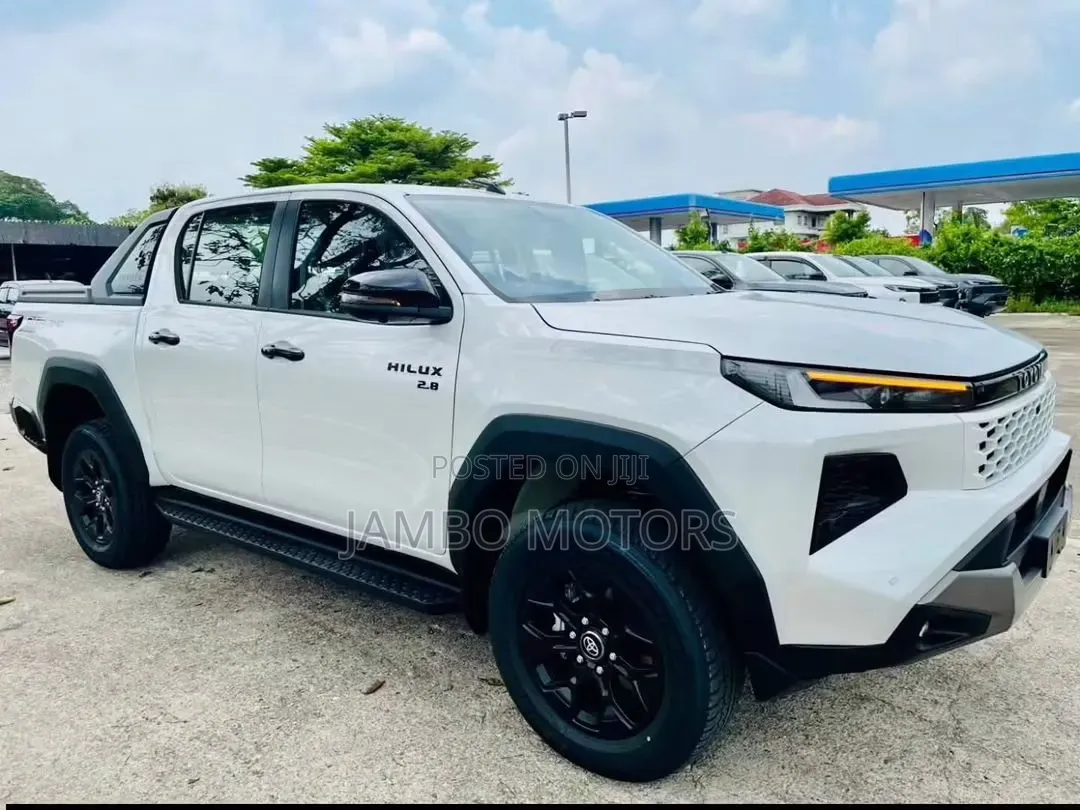Toyota Hilux Active (Diesel) 2026 White