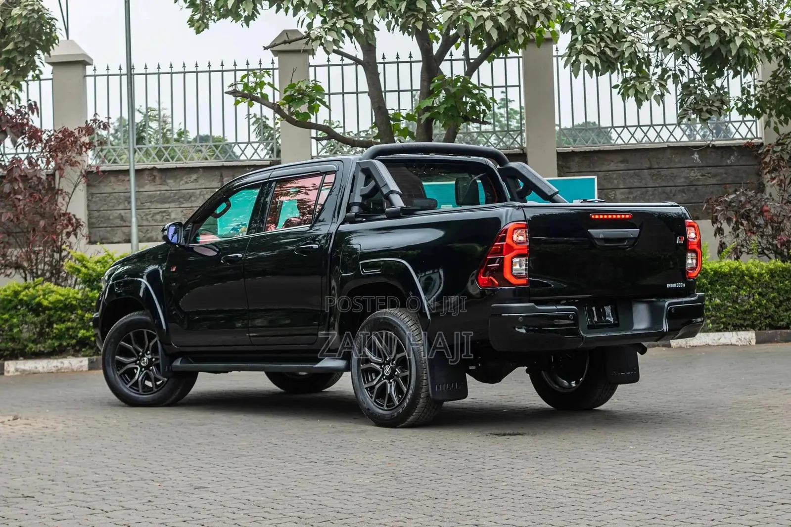 Toyota Hilux 2022 Black