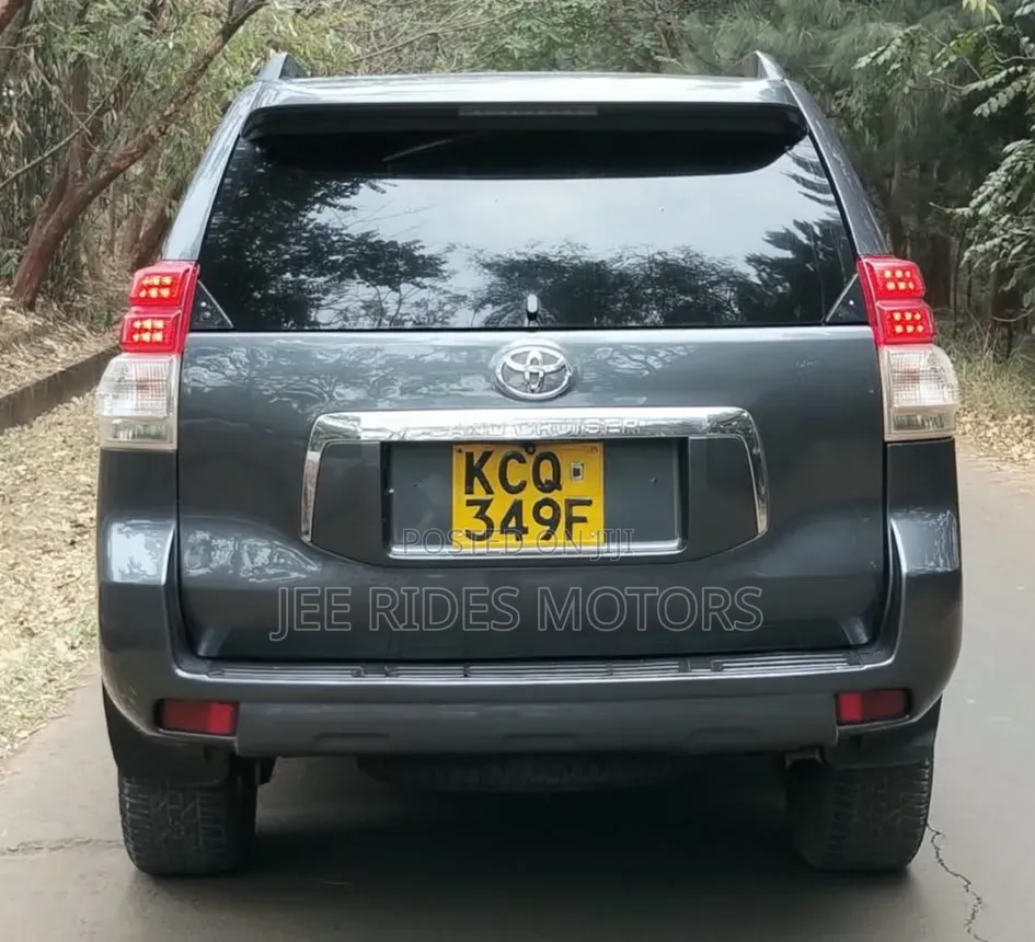Toyota Land Cruiser Prado 2012