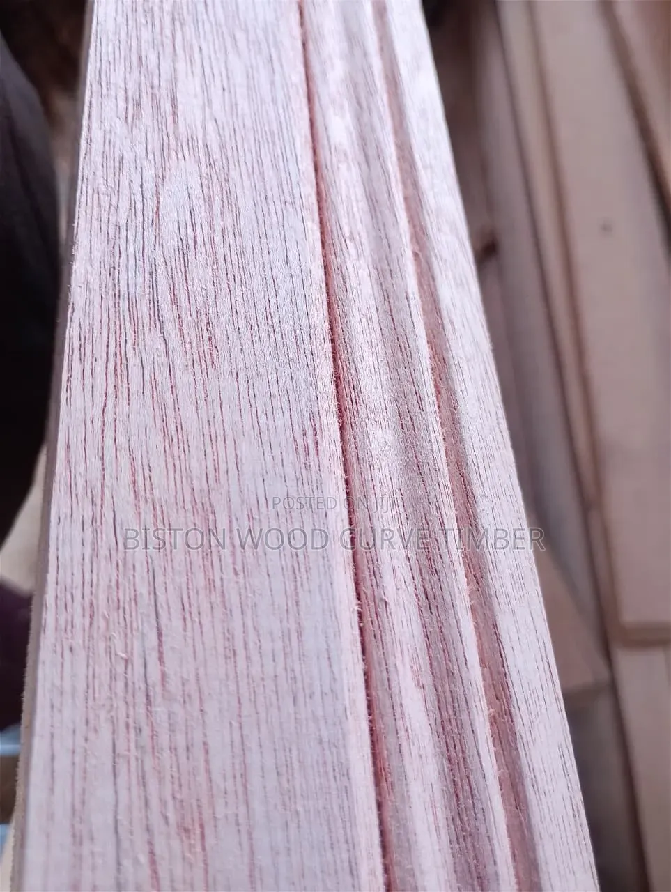 Skirtting Mahogany