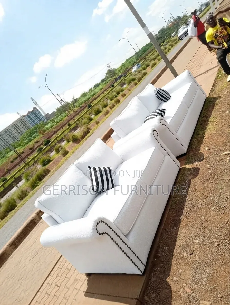 Luxury White Chesterfield Loveseat