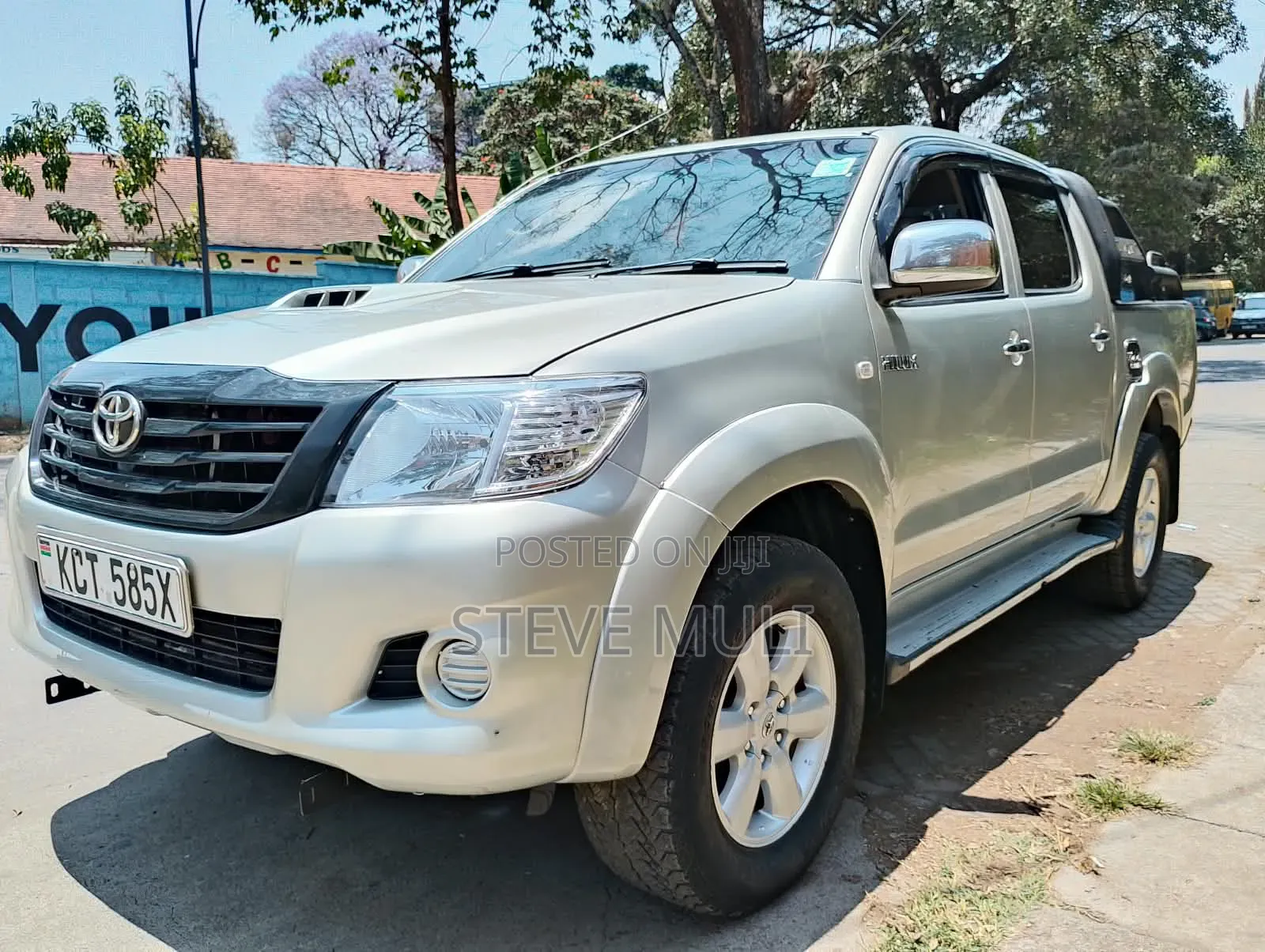 Toyota Hilux 2012 Silver