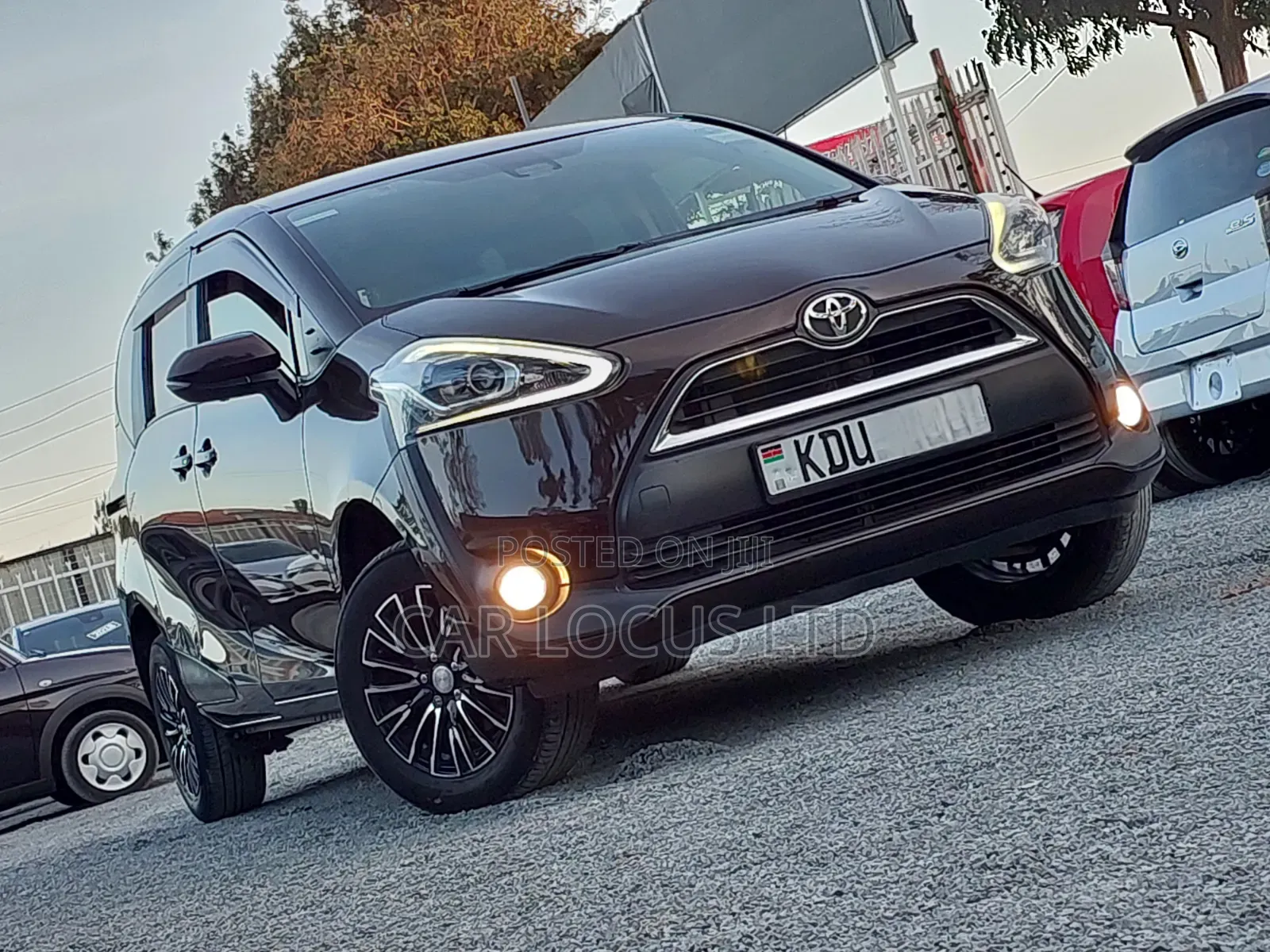 Toyota Sienta 2018 Brown