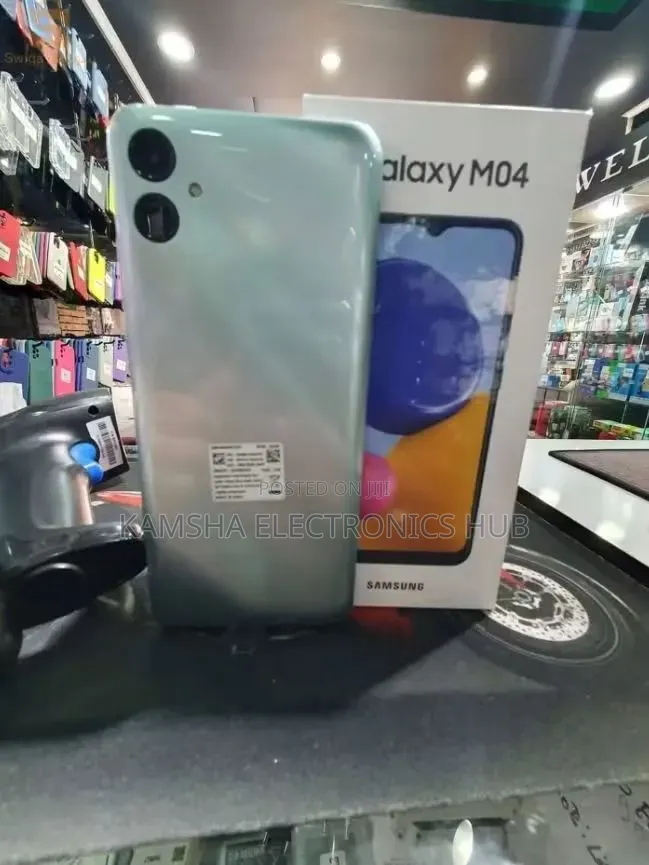 New Samsung Galaxy M04 64 GB Blue