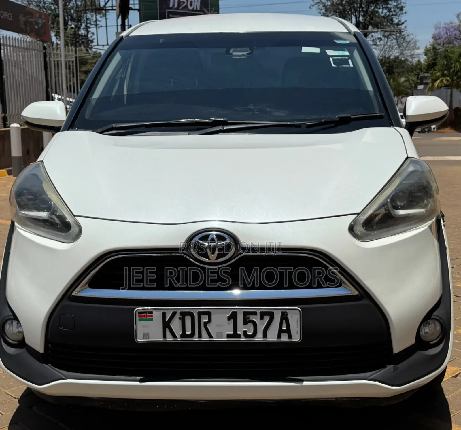Toyota Sienta 2017 Ivory
