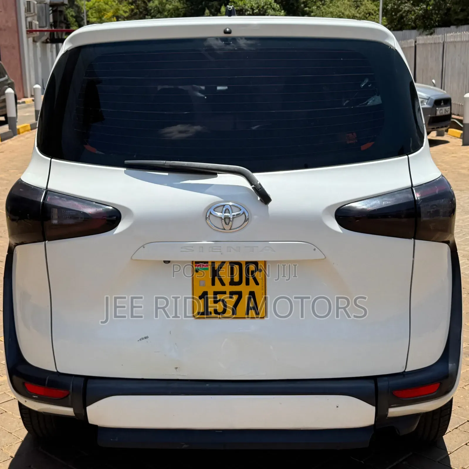 Toyota Sienta 2017 Ivory