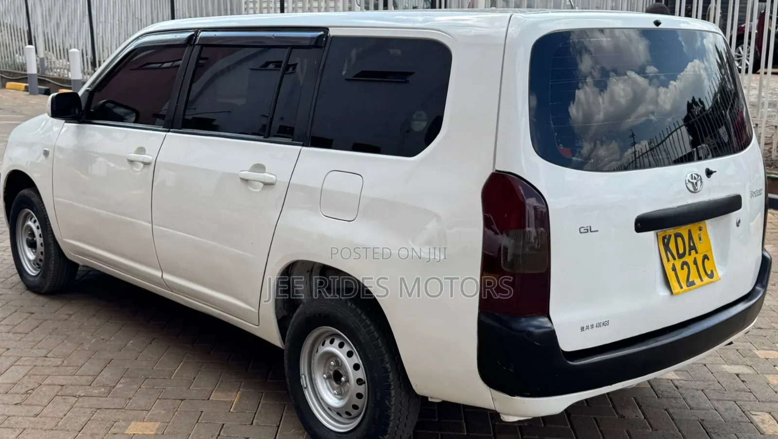 Toyota Axio 2013 Off white