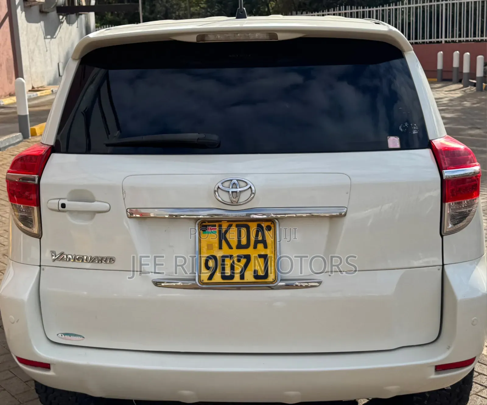Toyota Vanguard 2013 Pearl