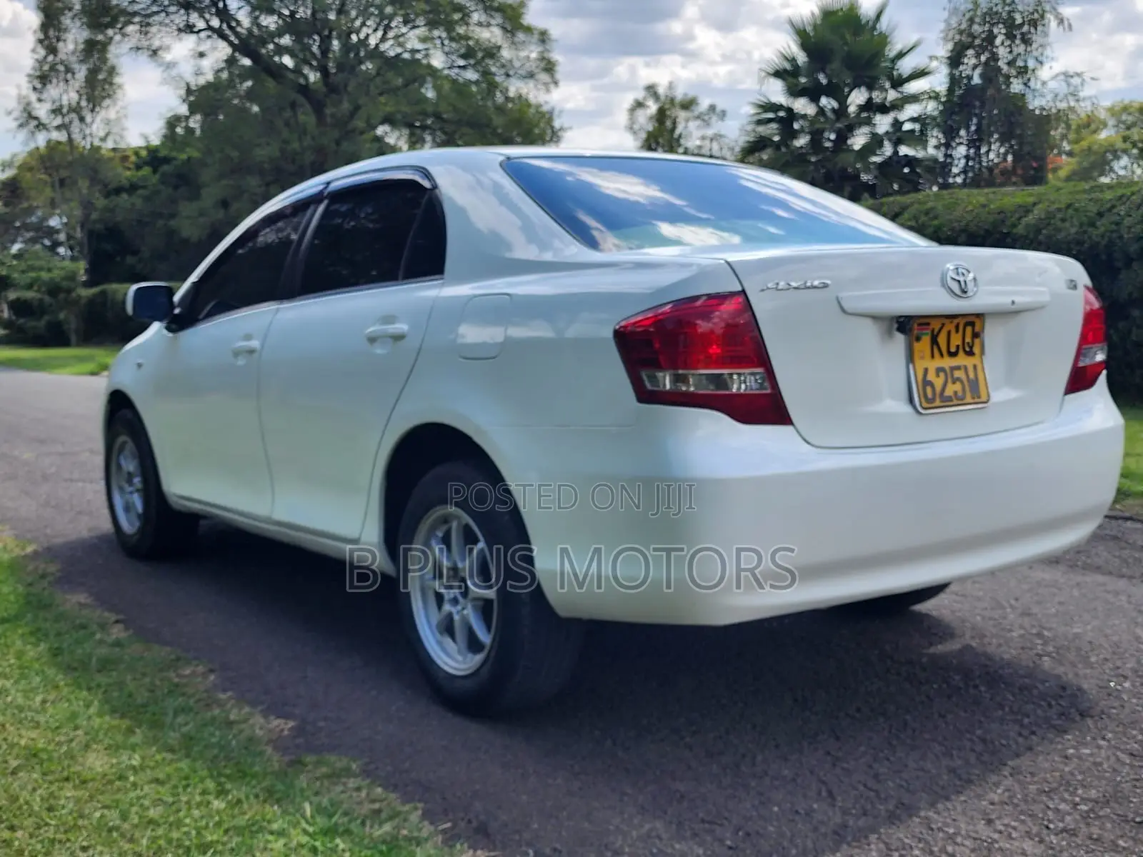 Toyota Axio 2010 White