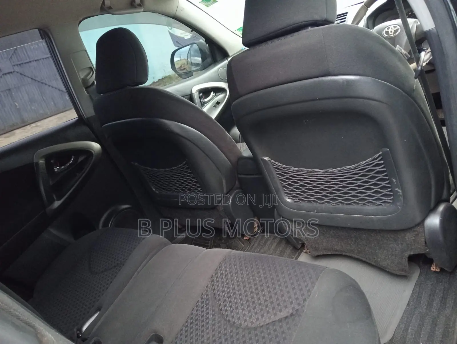 Toyota Vanguard 2011 Black