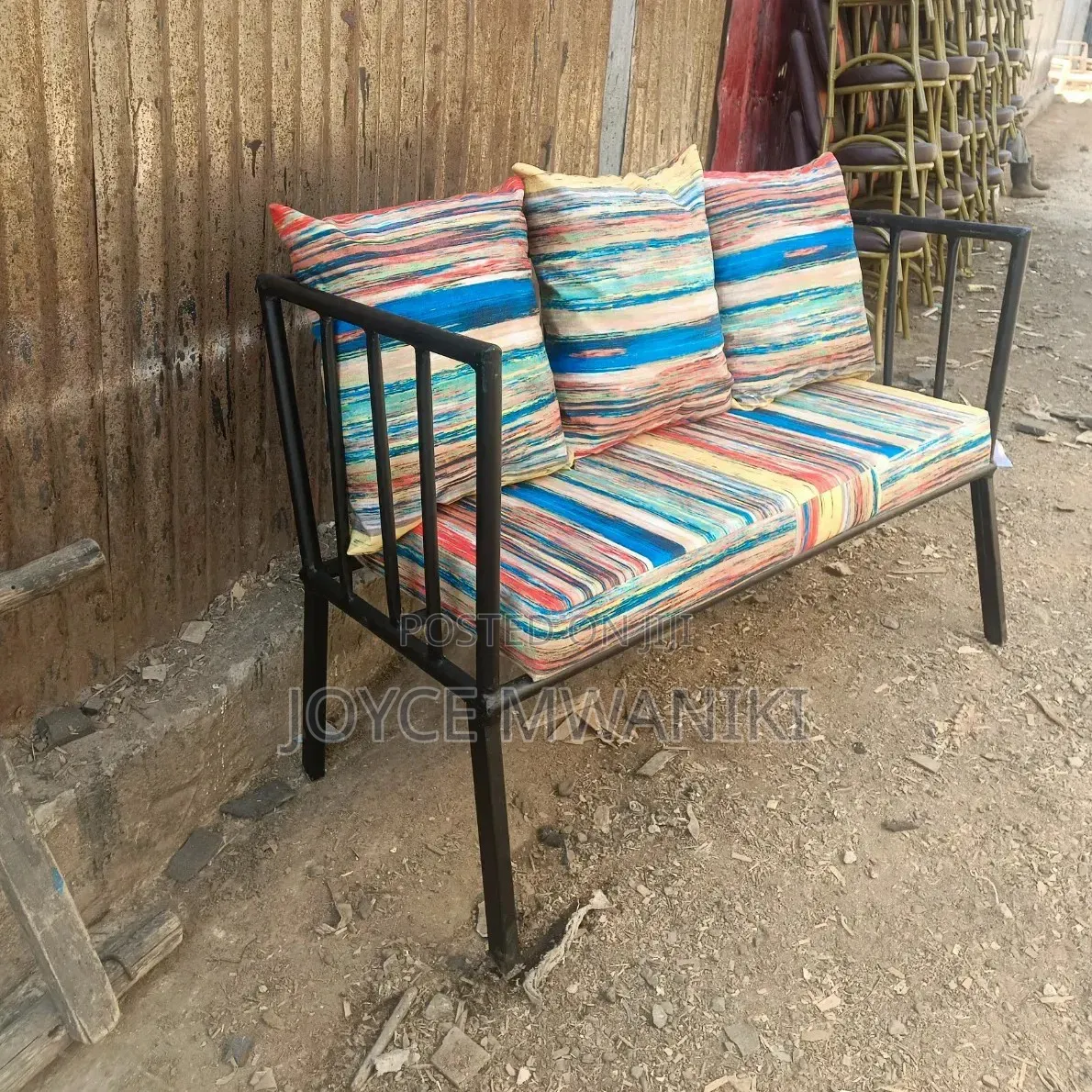 Modern Luxury Metallic Restaurant Couch or Wai Chair