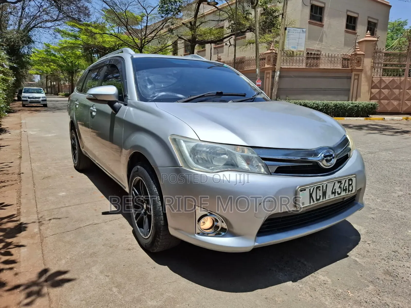 Toyota Corolla Fielder 1.5 Petrol FWD 2013