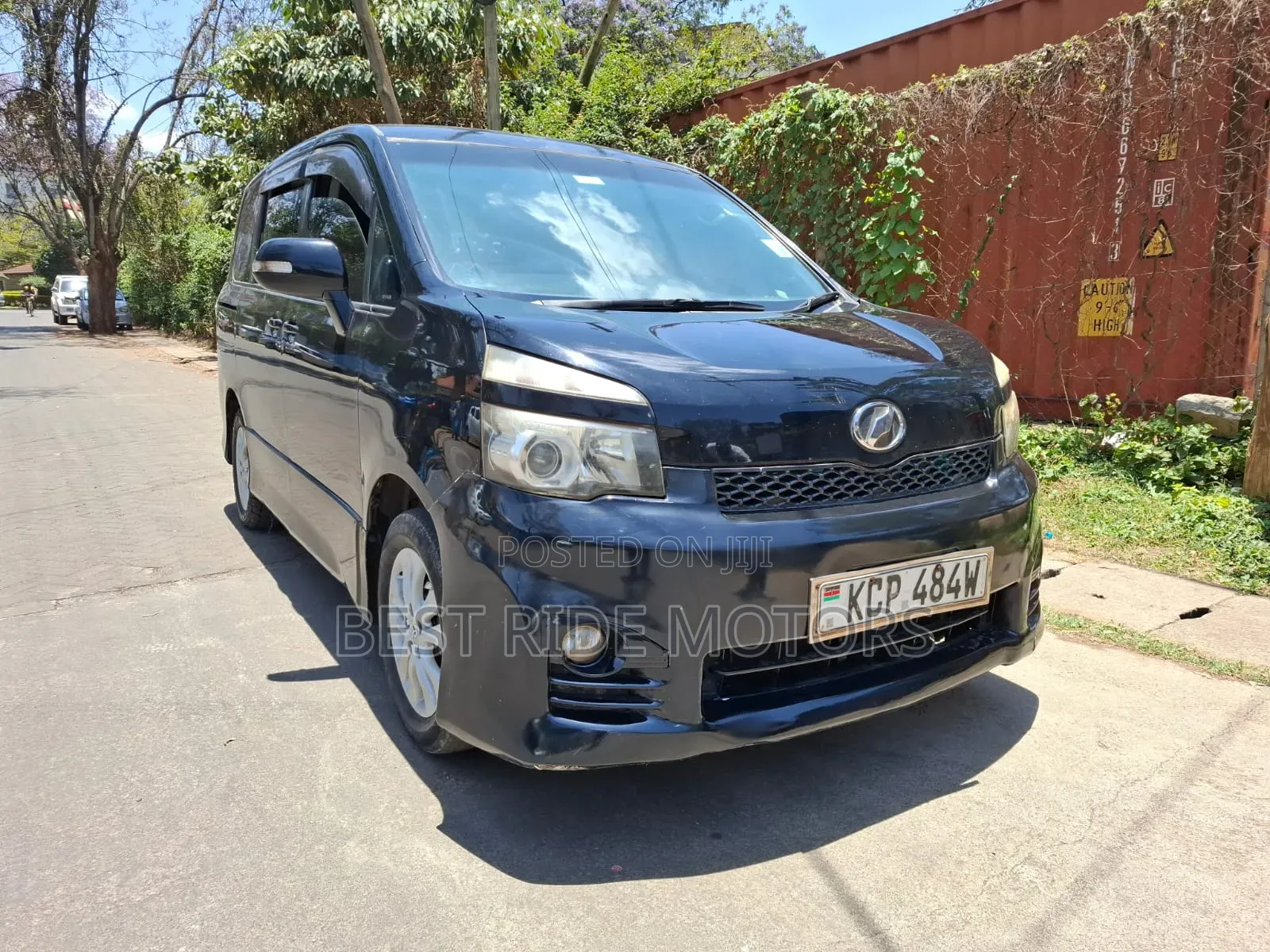 Toyota Voxy X 2WD 8-Seater 2011 Black