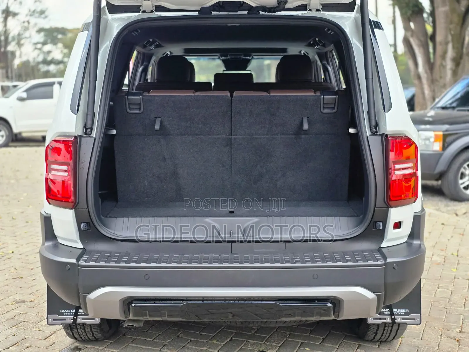Toyota Land Cruiser Prado 2024 White