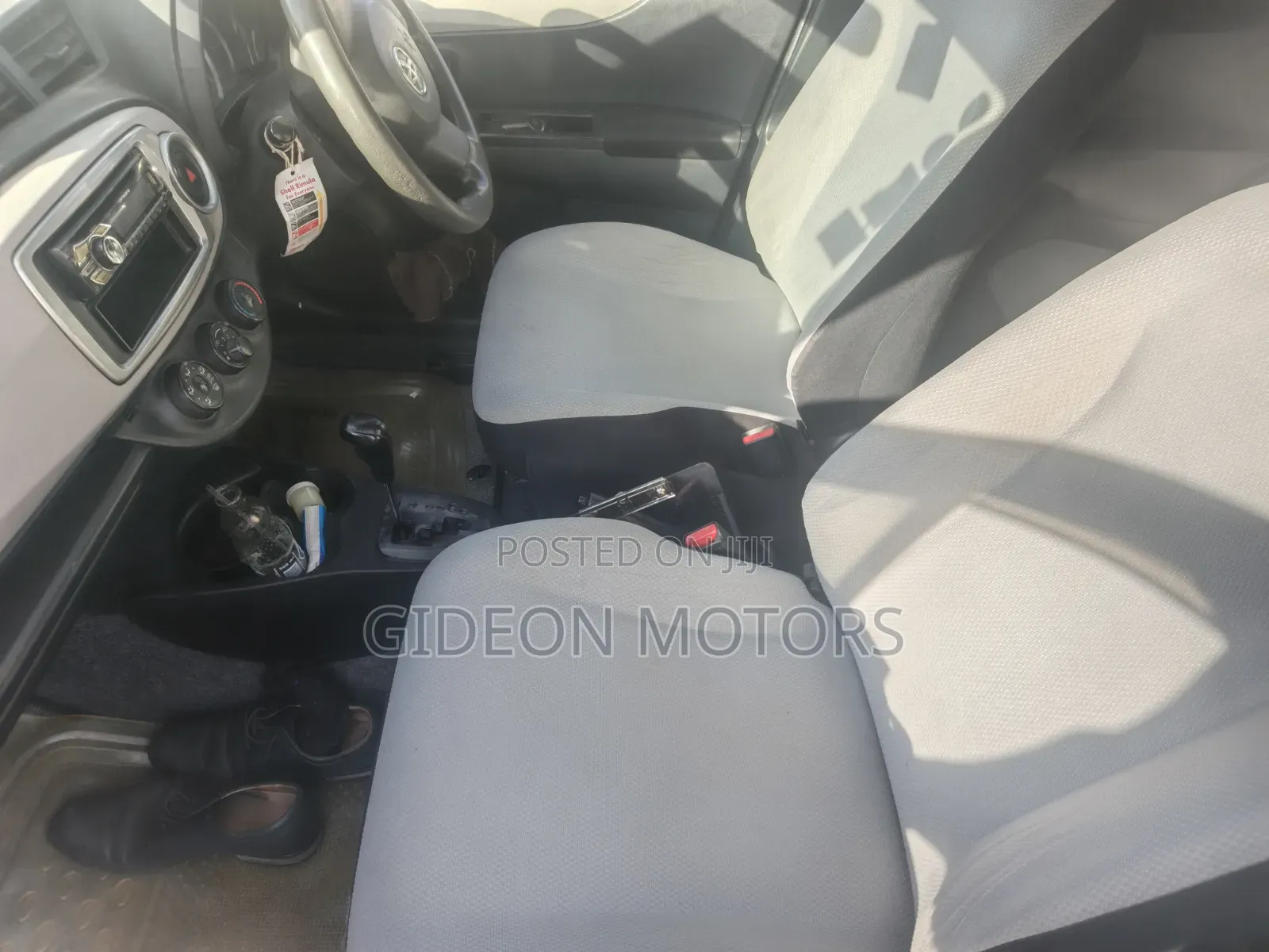 Toyota Vitz 2014 White