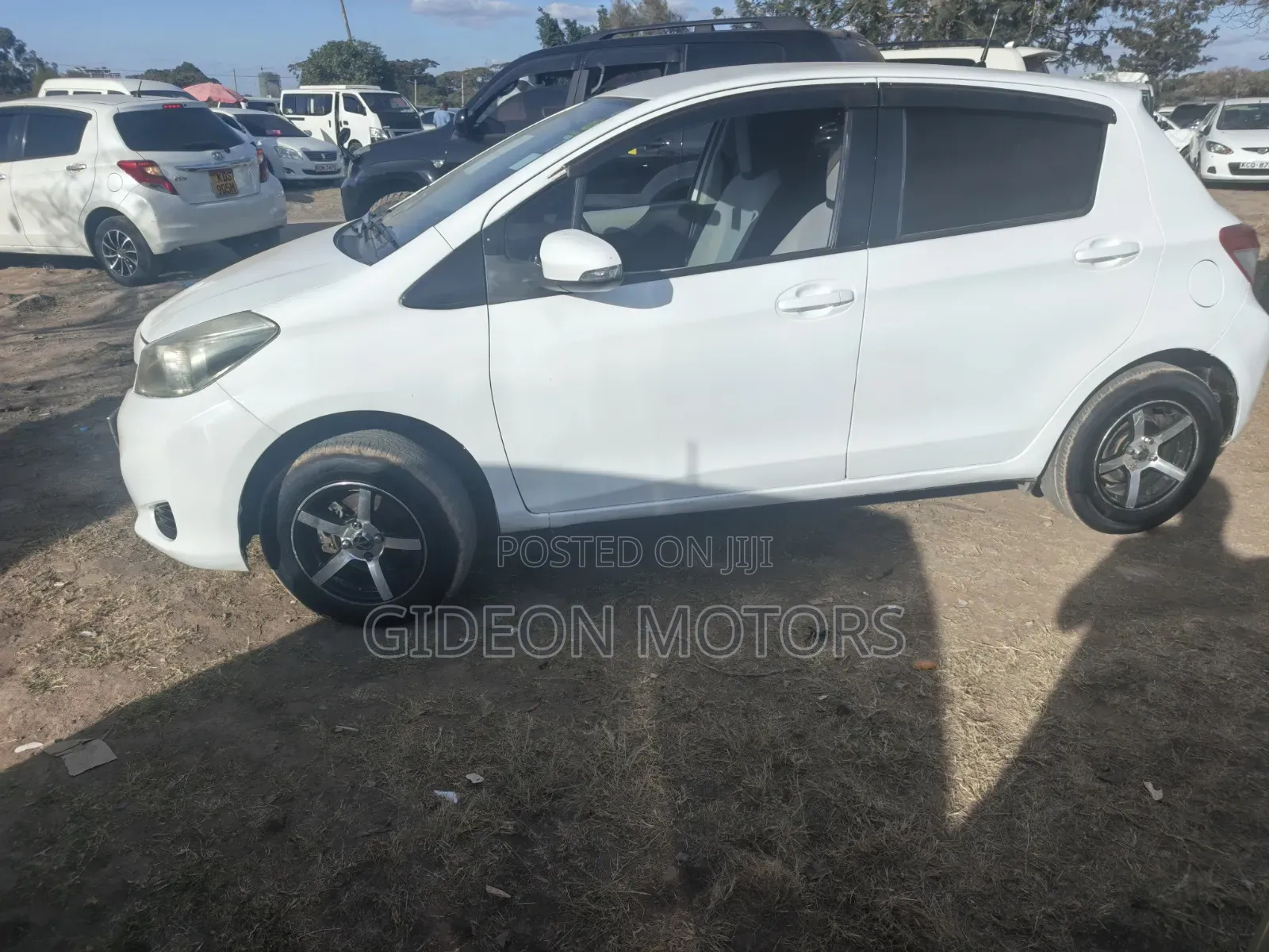 Toyota Vitz 2014 White