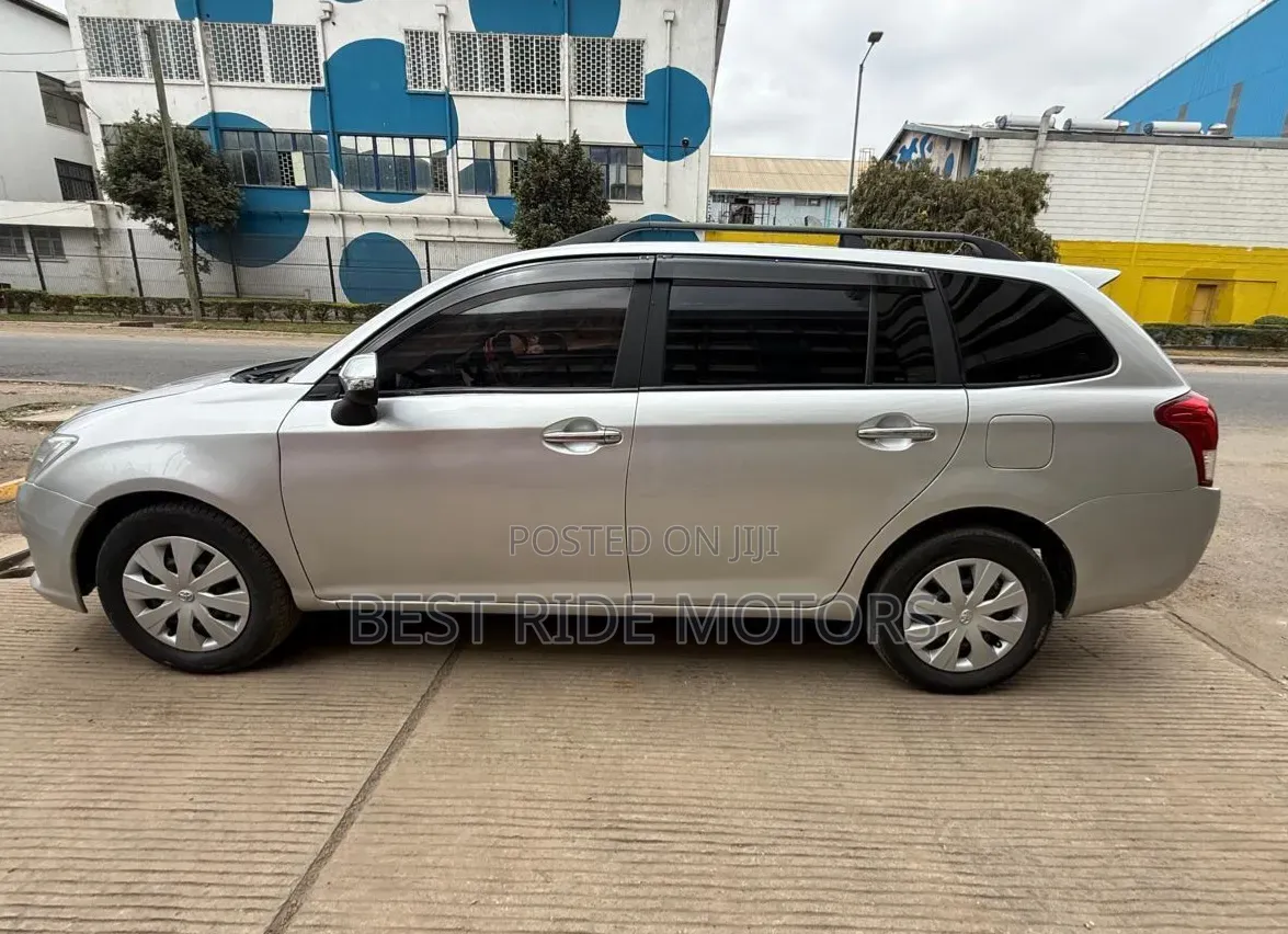 Toyota Corolla Fielder 1.8 Petrol FWD 2014 Silver